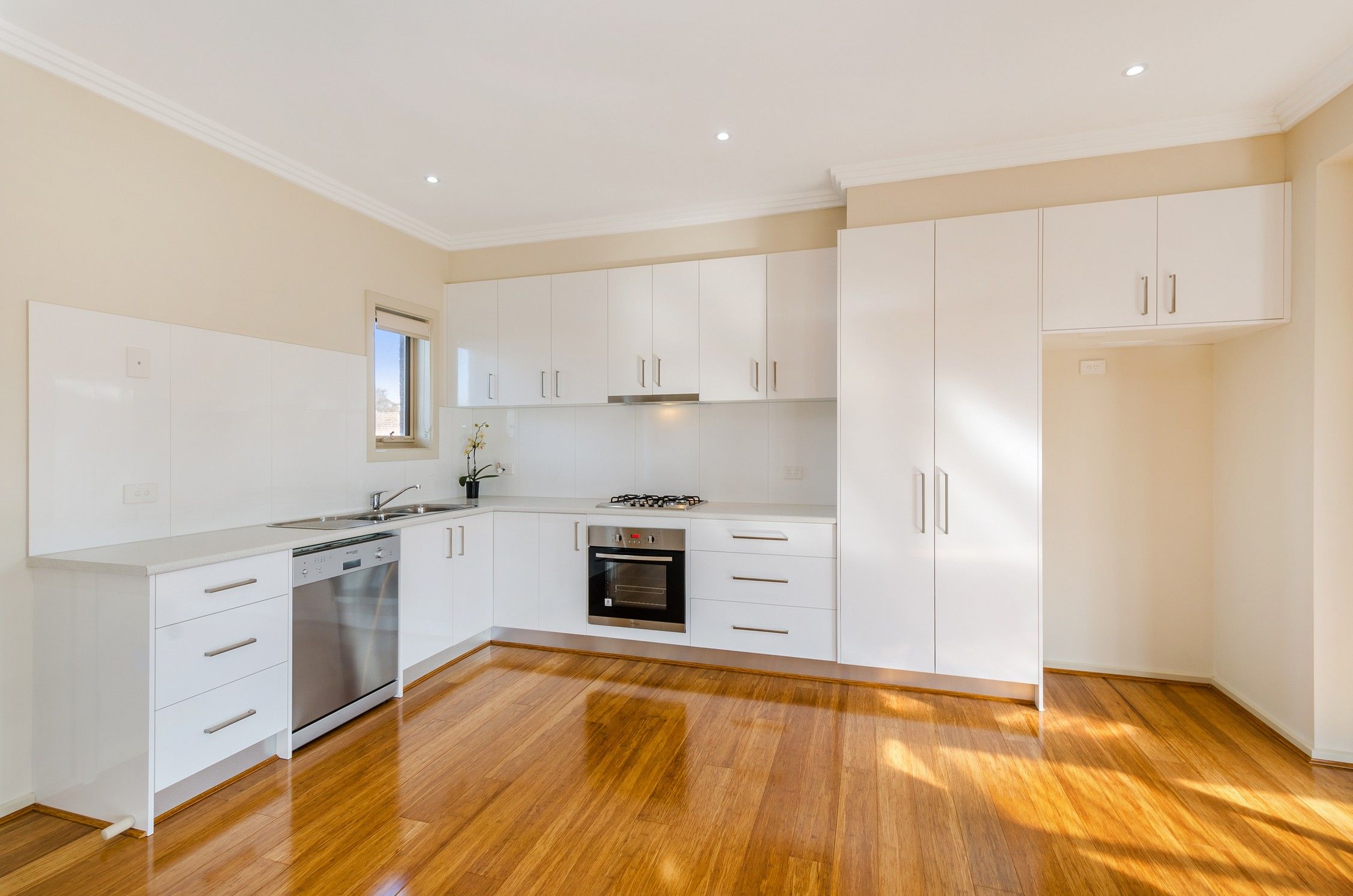 2/17 White Avenue, Bayswater North, VIC 3153