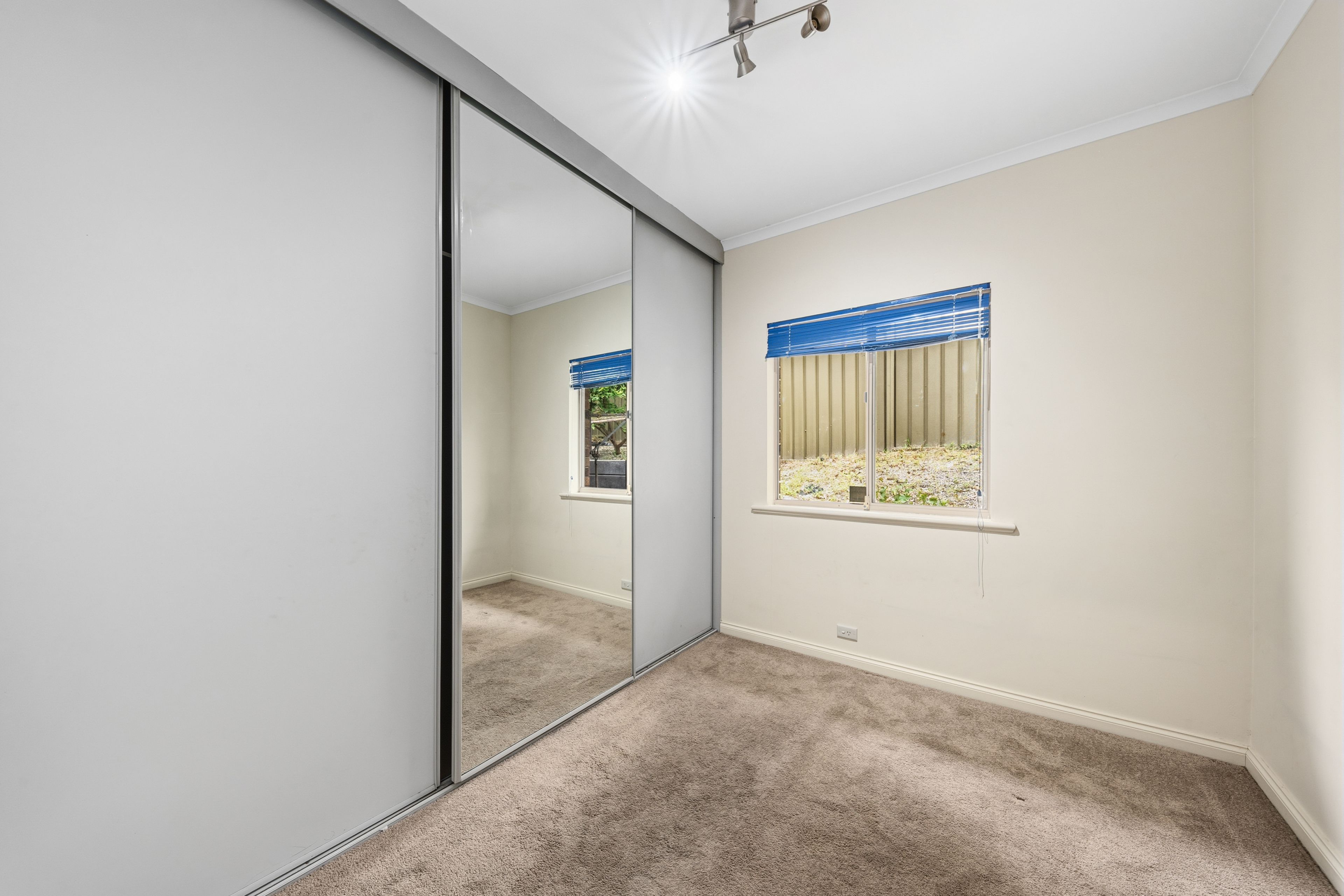 11/11 Thomas Drive — photo 4 of 10