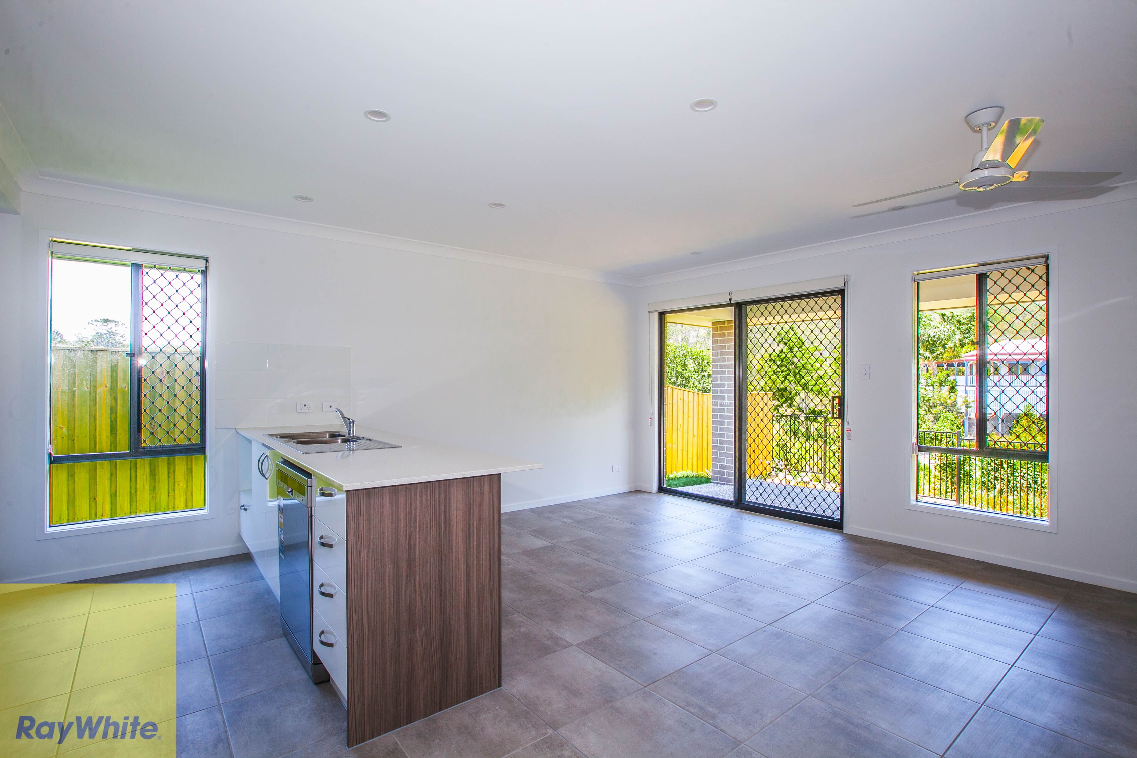 1/10 Roselea Avenue, Bahrs Scrub, QLD 4207