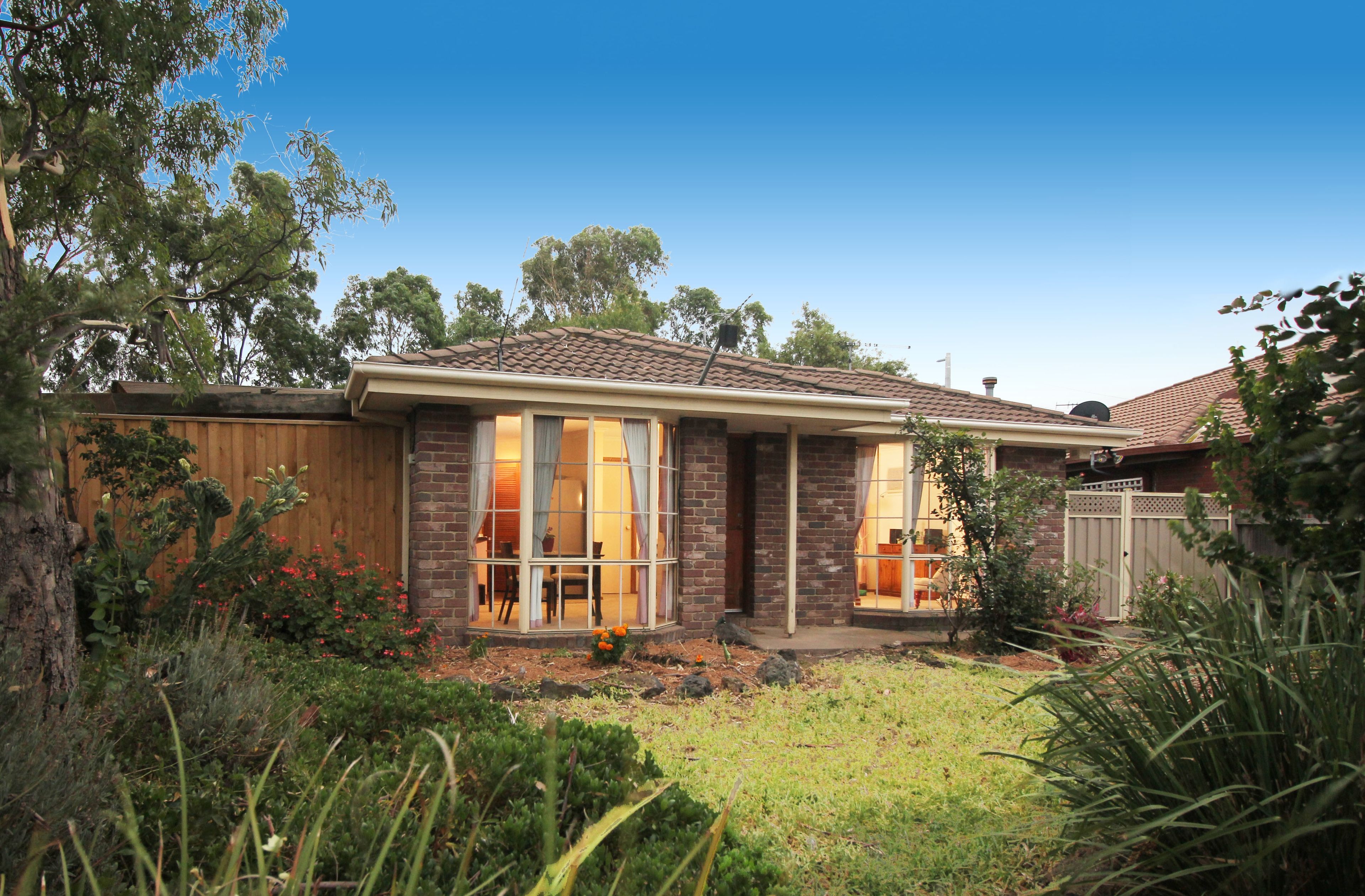 8 Berala Place, Mill Park, VIC 3082