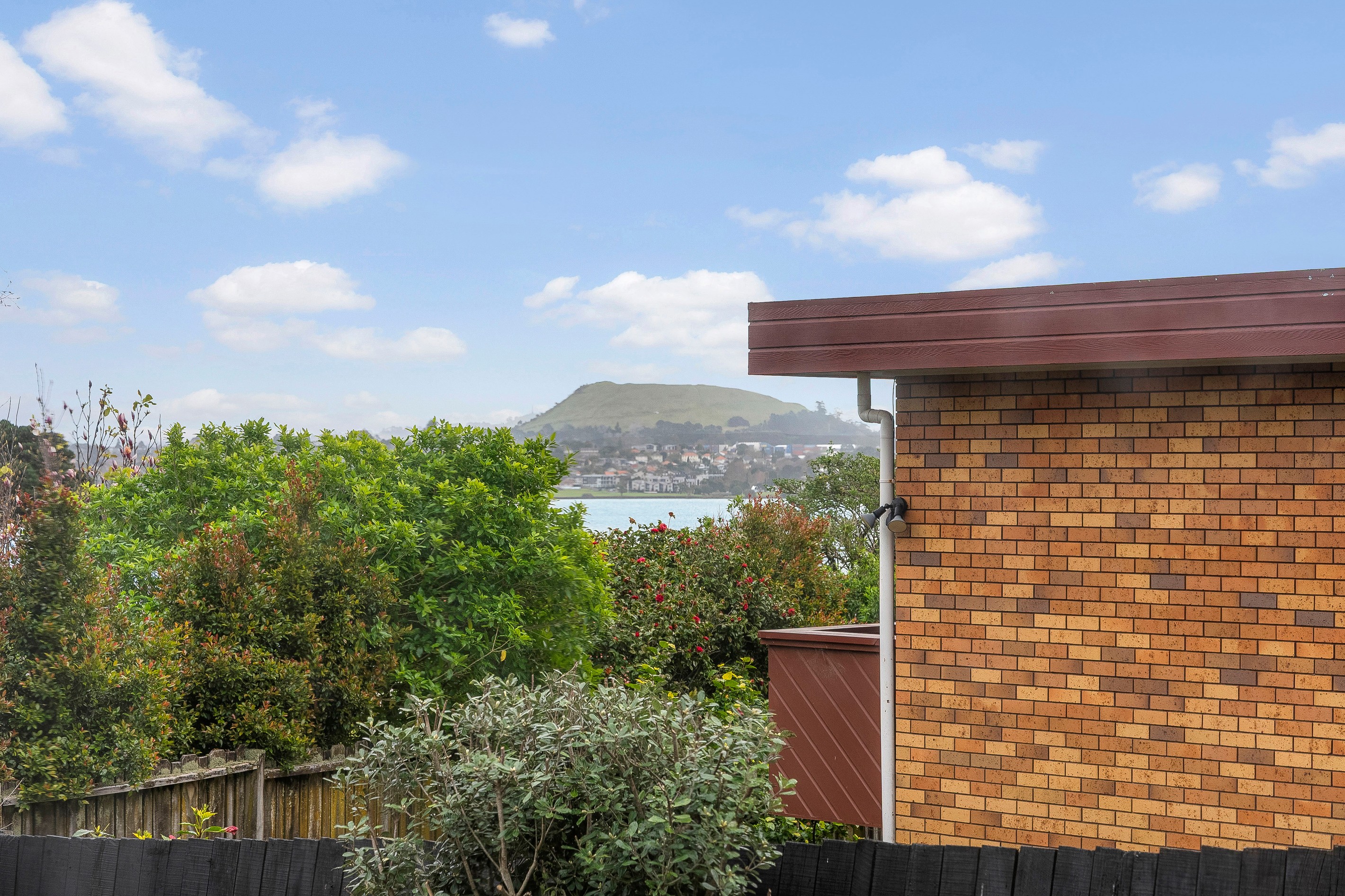 1/16 Ullswater Place, Half Moon Bay, Manukau City