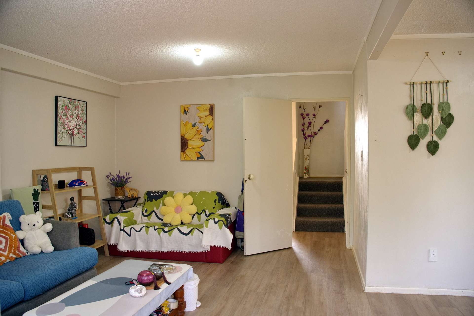 19 Hollydale Grove photo 6