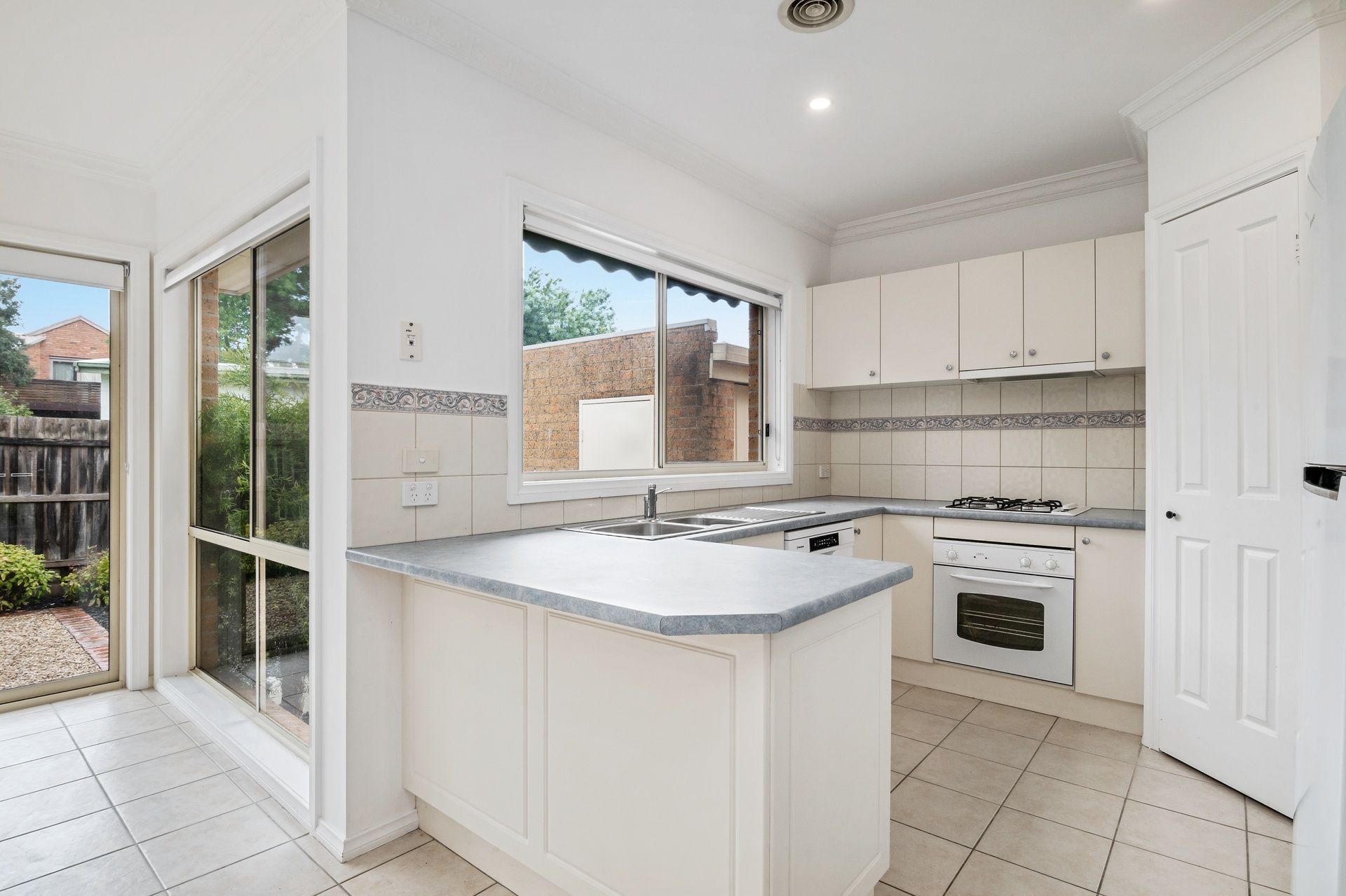 2/54 Beresford Road, Lilydale, VIC 3140