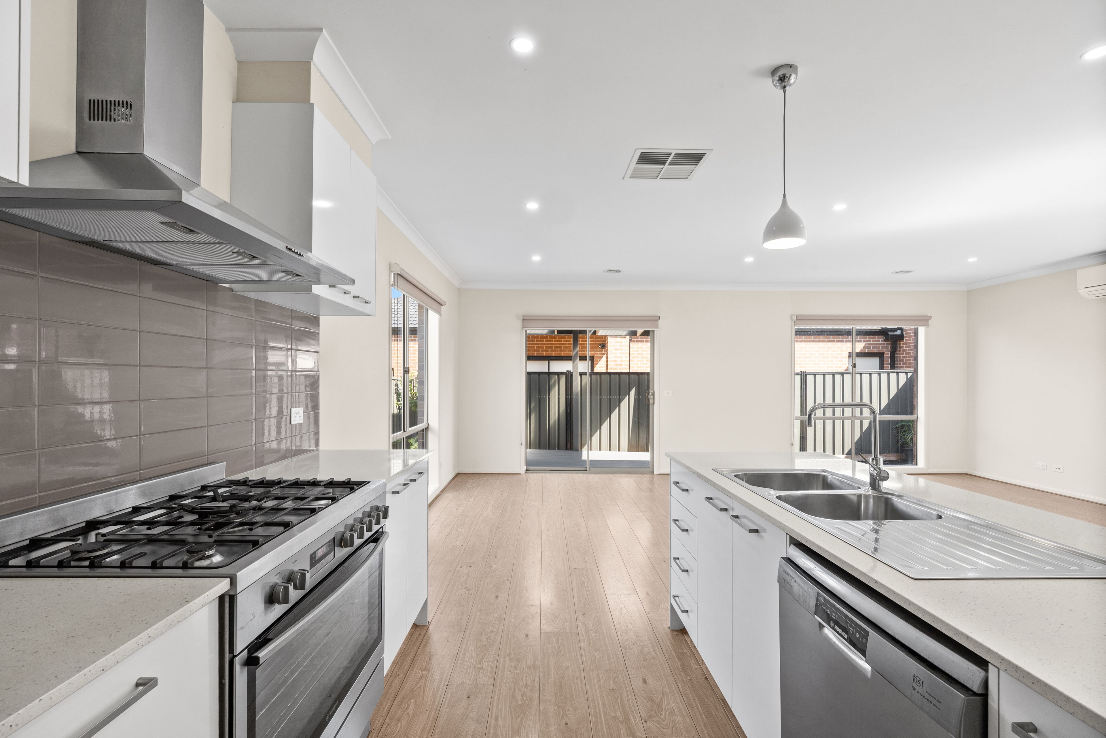 24 Monvida Street — photo 3 of 12