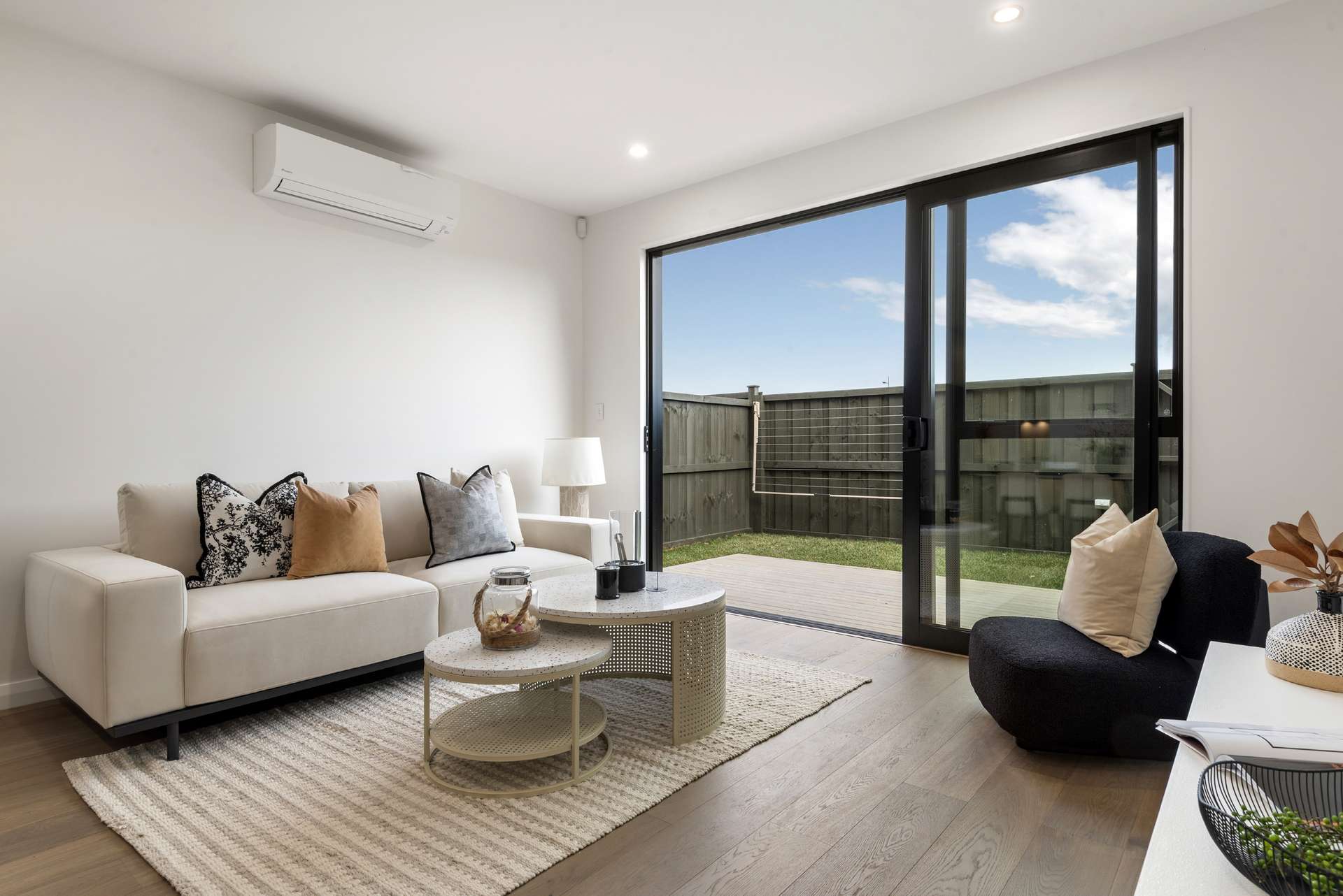 31 Burberry Heights photo 38