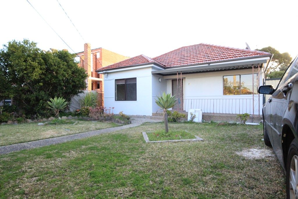 911. Punchbowl Road, Punchbowl, NSW 2196