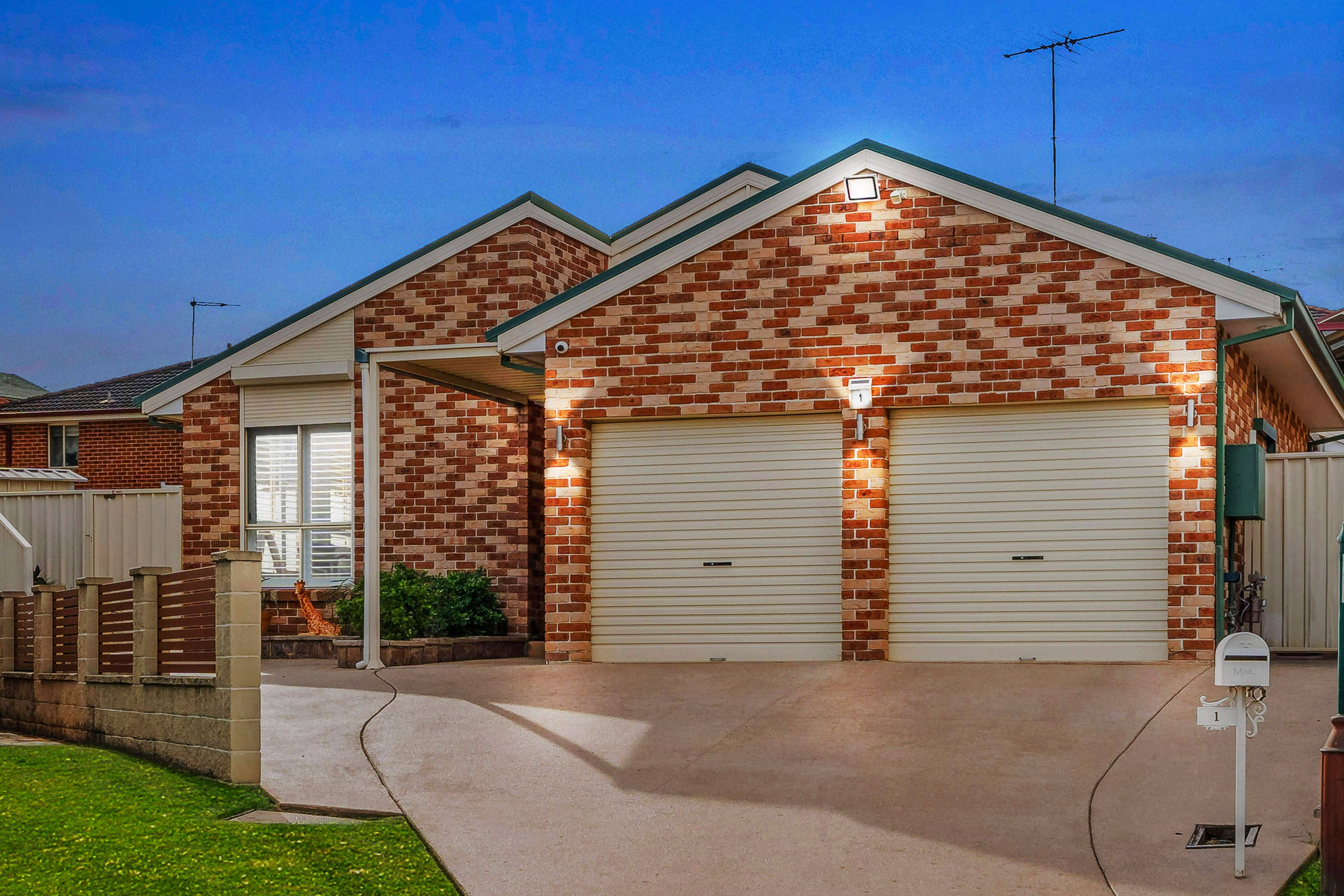 1 Oldbury Place , West Hoxton NSW 2171