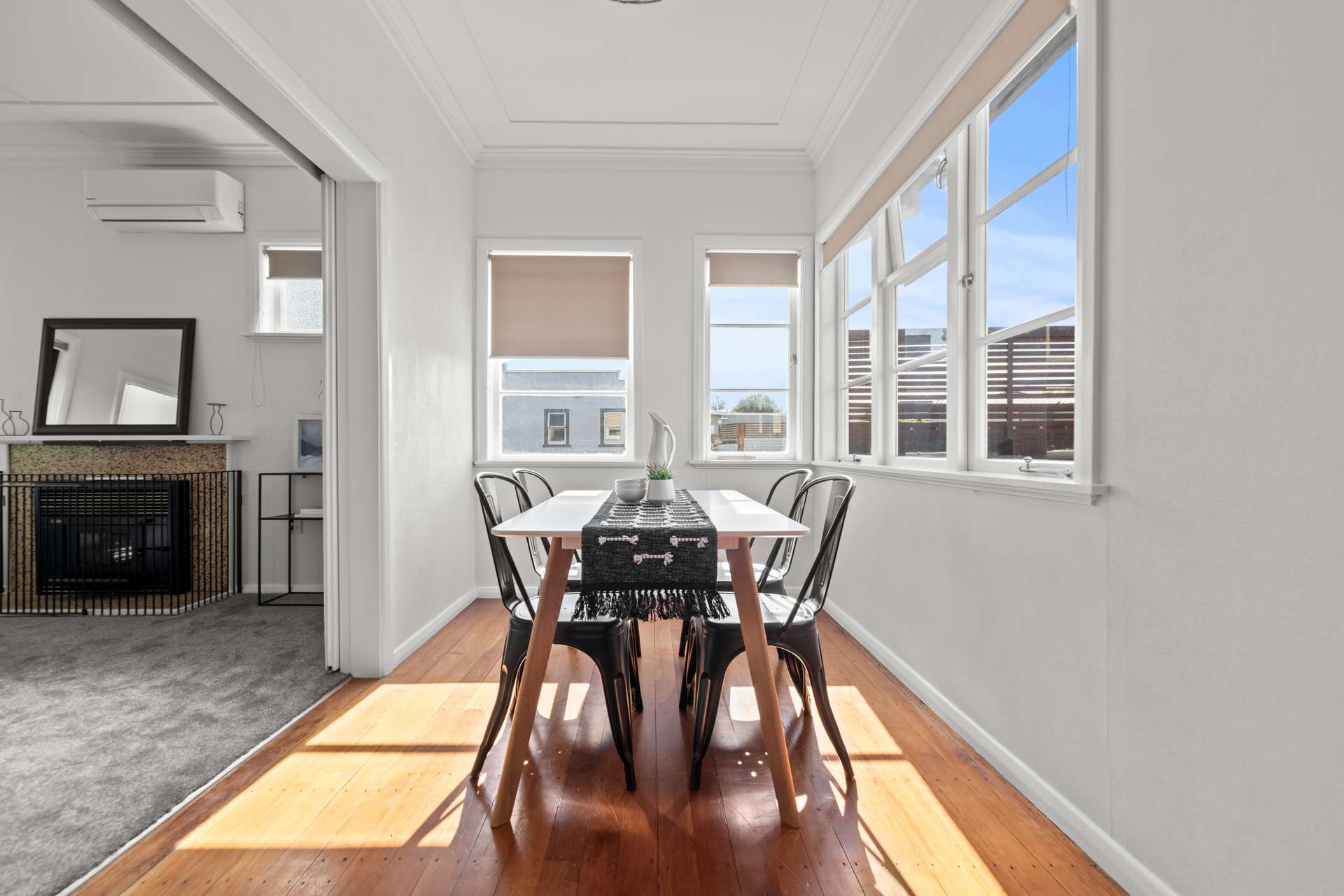 327 Botanical Road photo 4