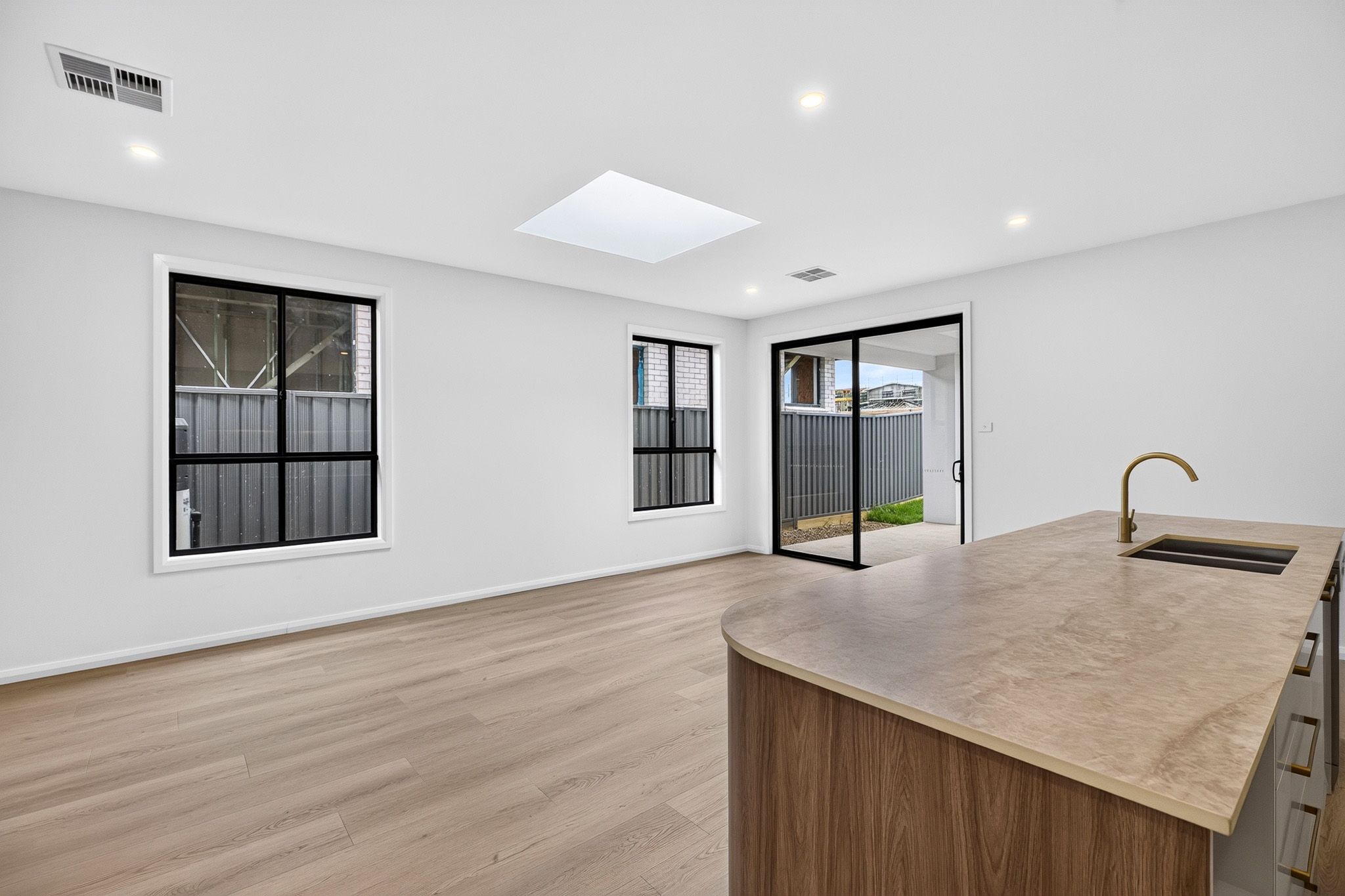 8 Clarence Circuit — photo 13 of 23