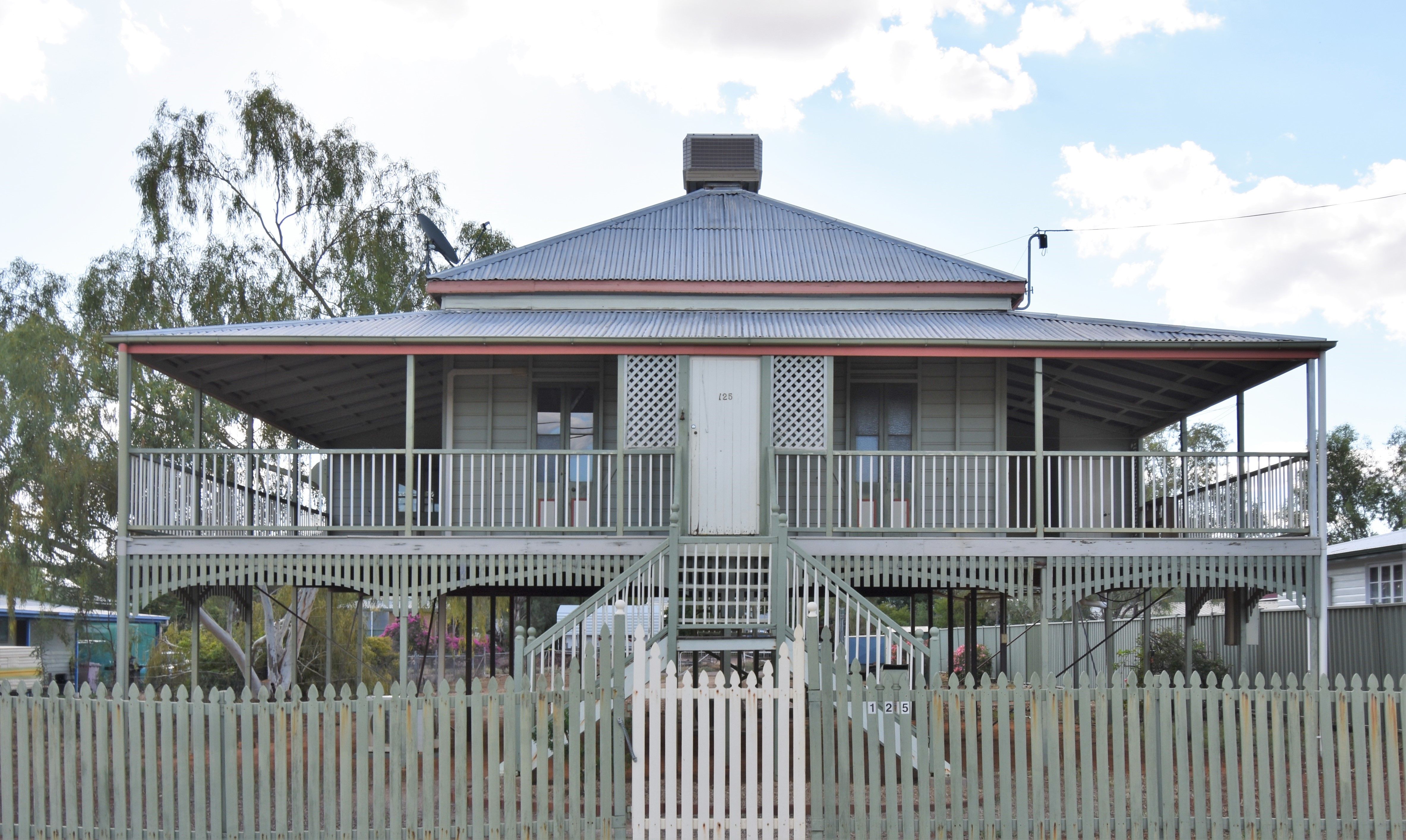 125 Emu Street, Longreach QLD 4730