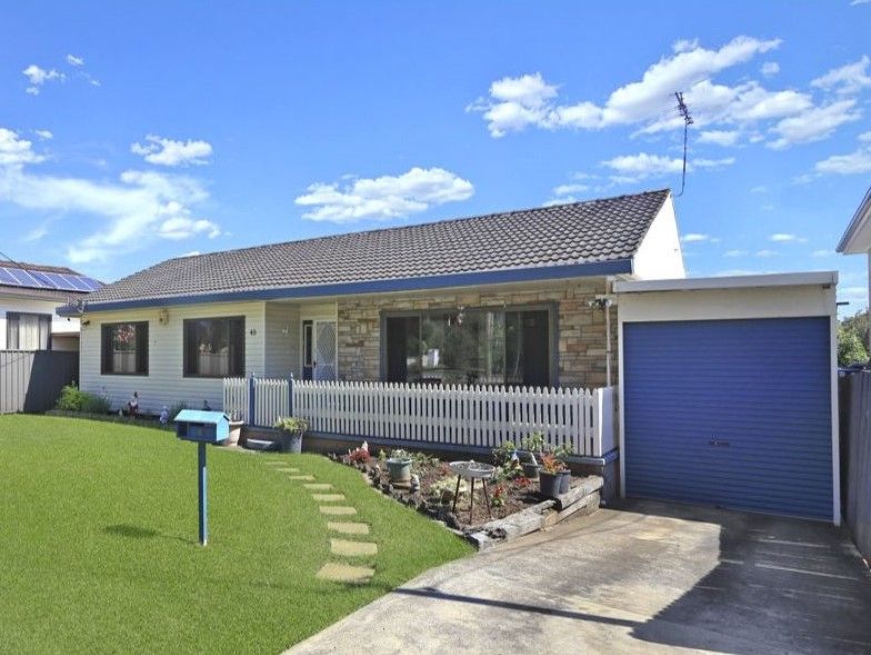 49 Kurrajong Crescent