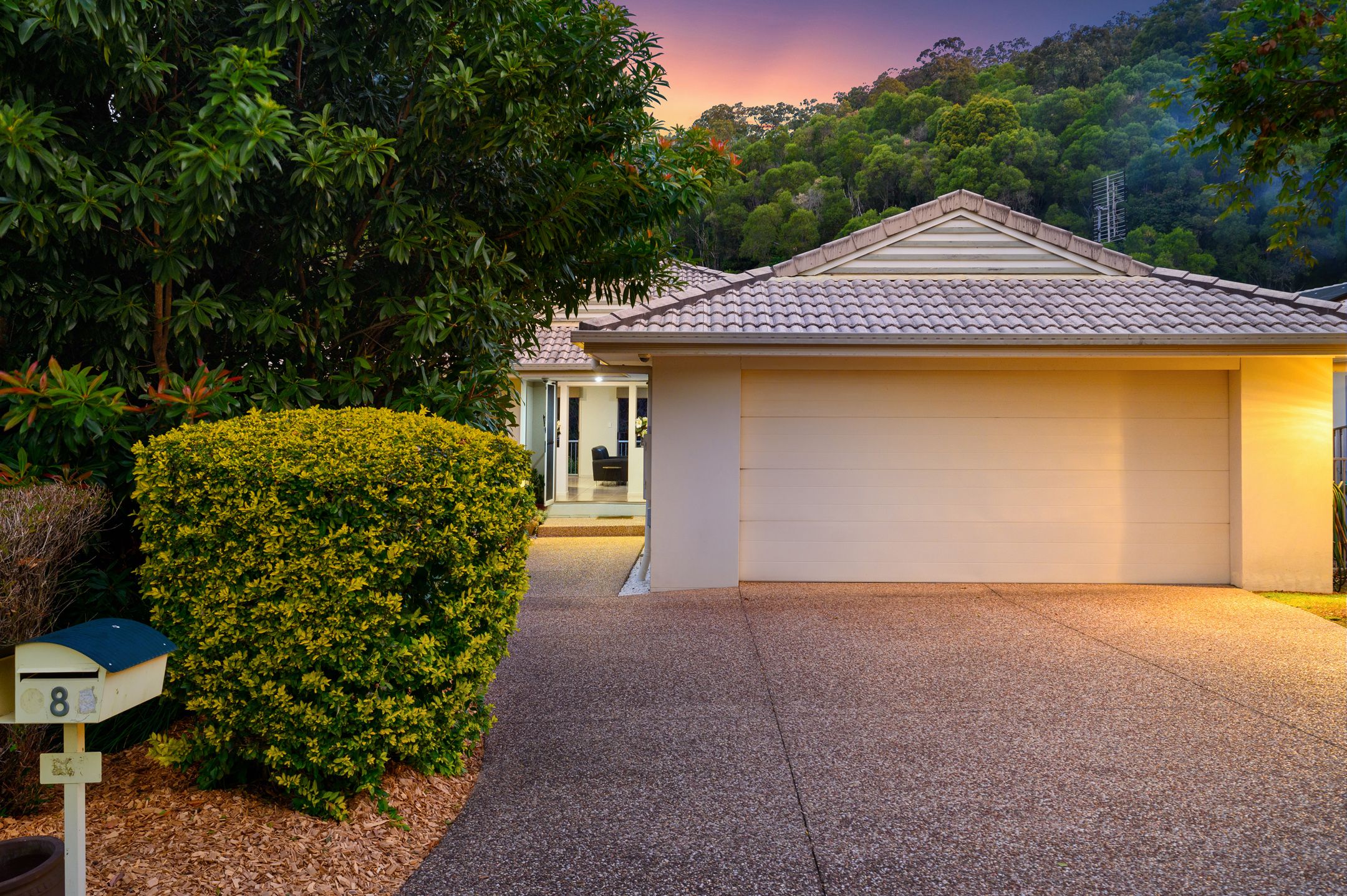 8 Lambert Drive, Maudsland, QLD 4210