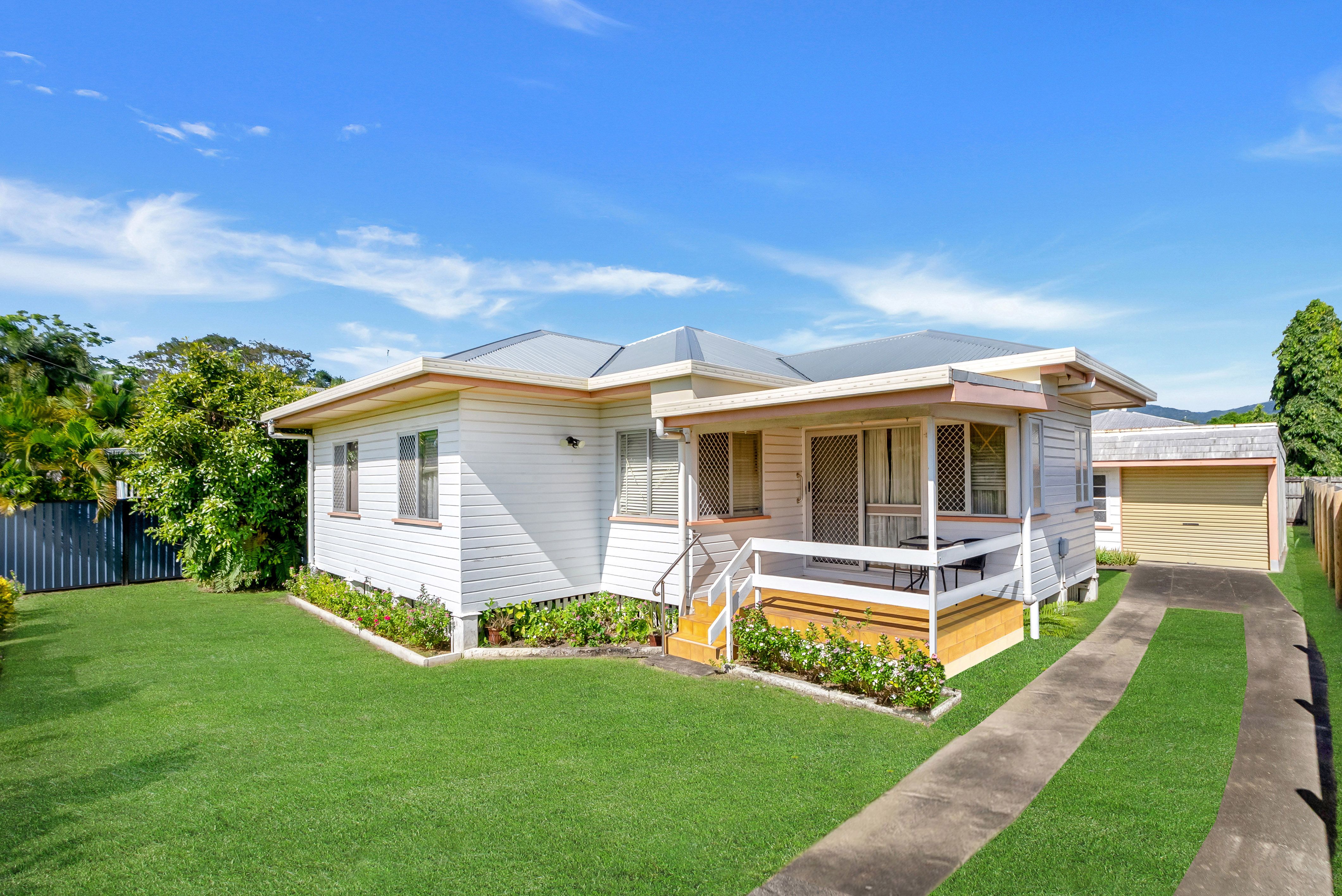 29 Collinson Street, Westcourt, QLD 4870
