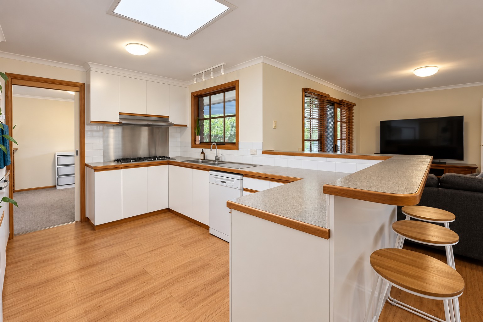 36 Glastonbury Drive, Highton, VIC 3216