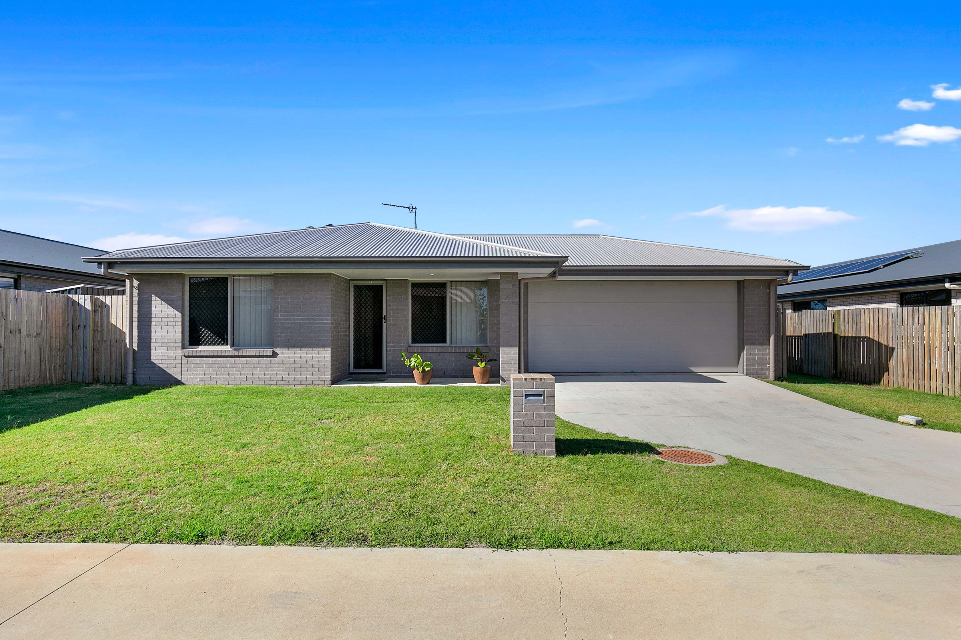 14 Larissa Way, Urangan QLD 4655