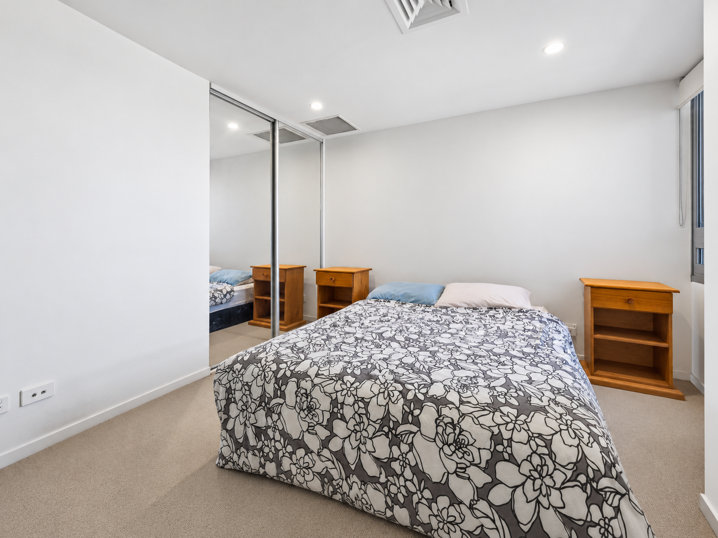 504/16 Aspinall Street — photo 5 of 16