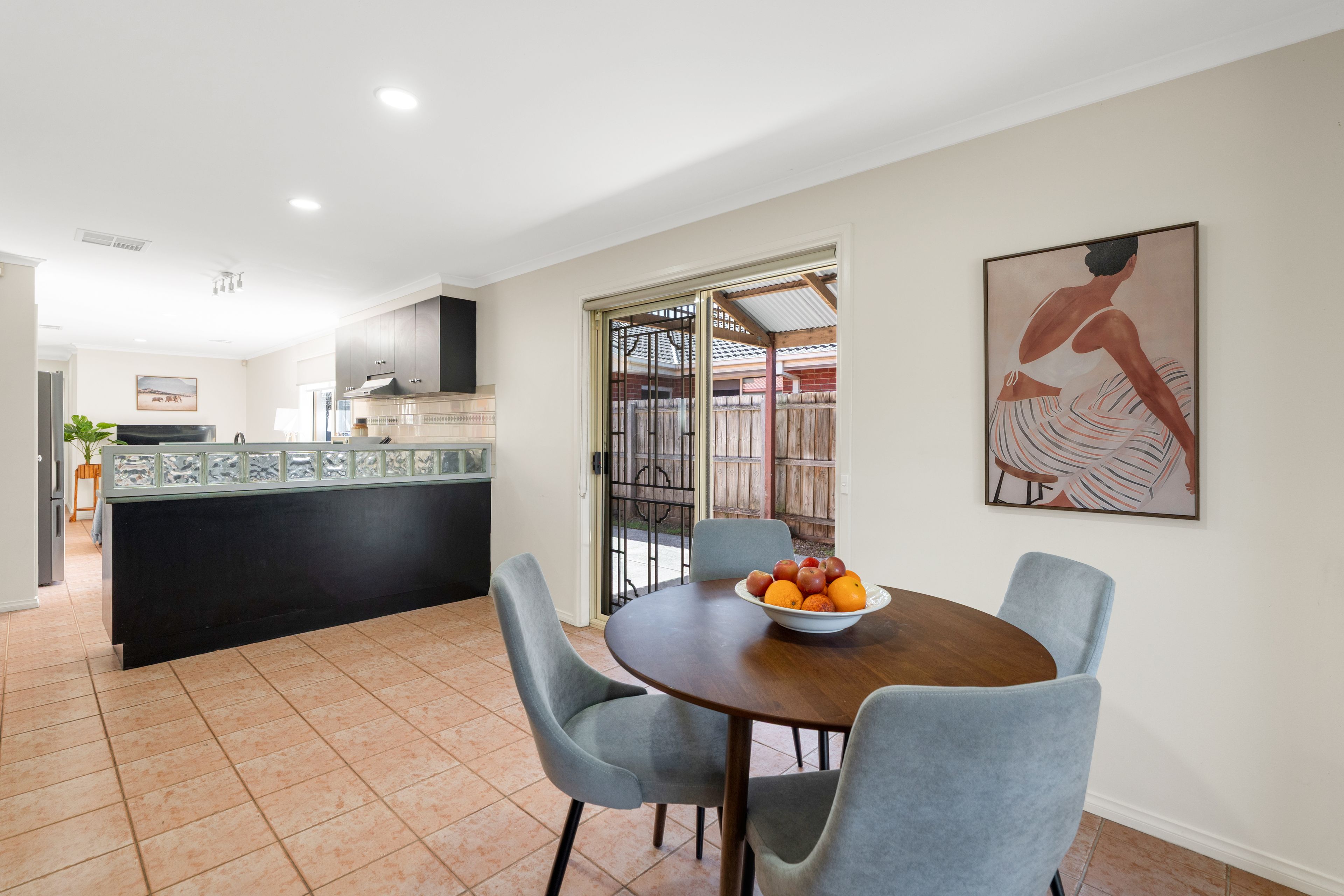 6 Jamieson Close — photo 9 of 12