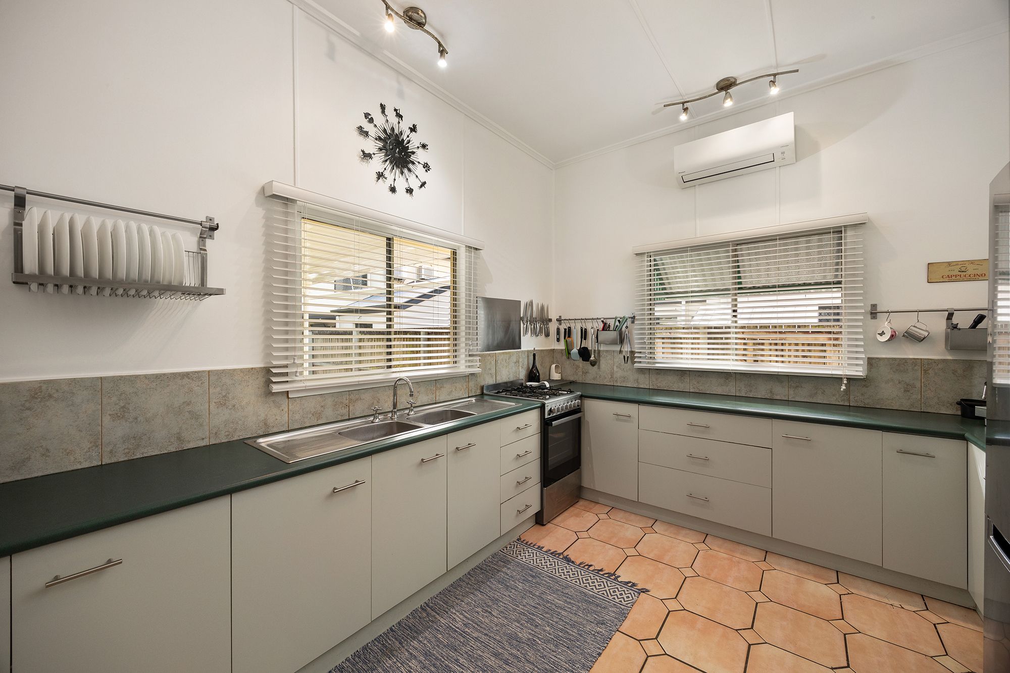 15 Barton Road — photo 7 of 17