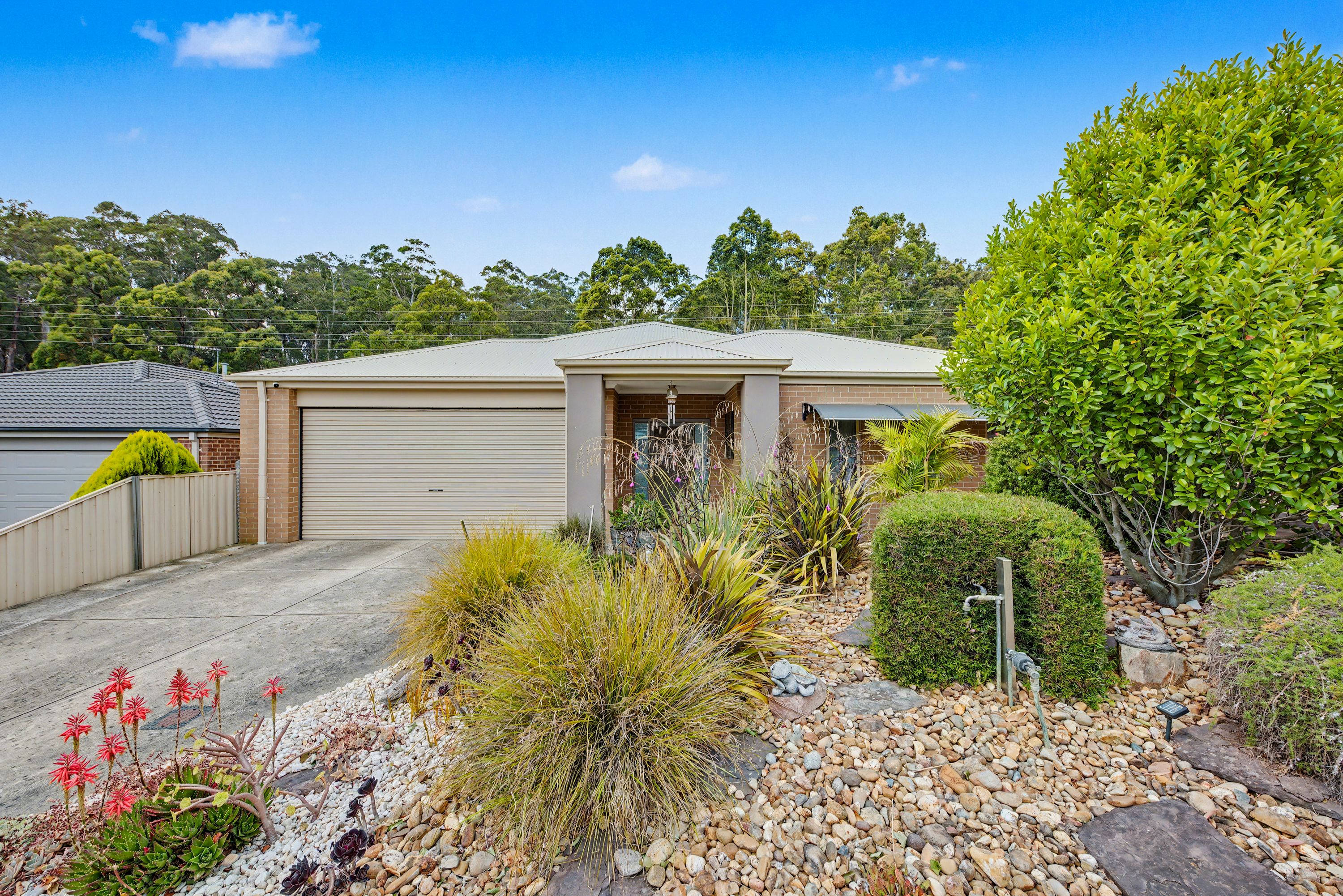 11 Valleyview Grove, Drouin, VIC 3818