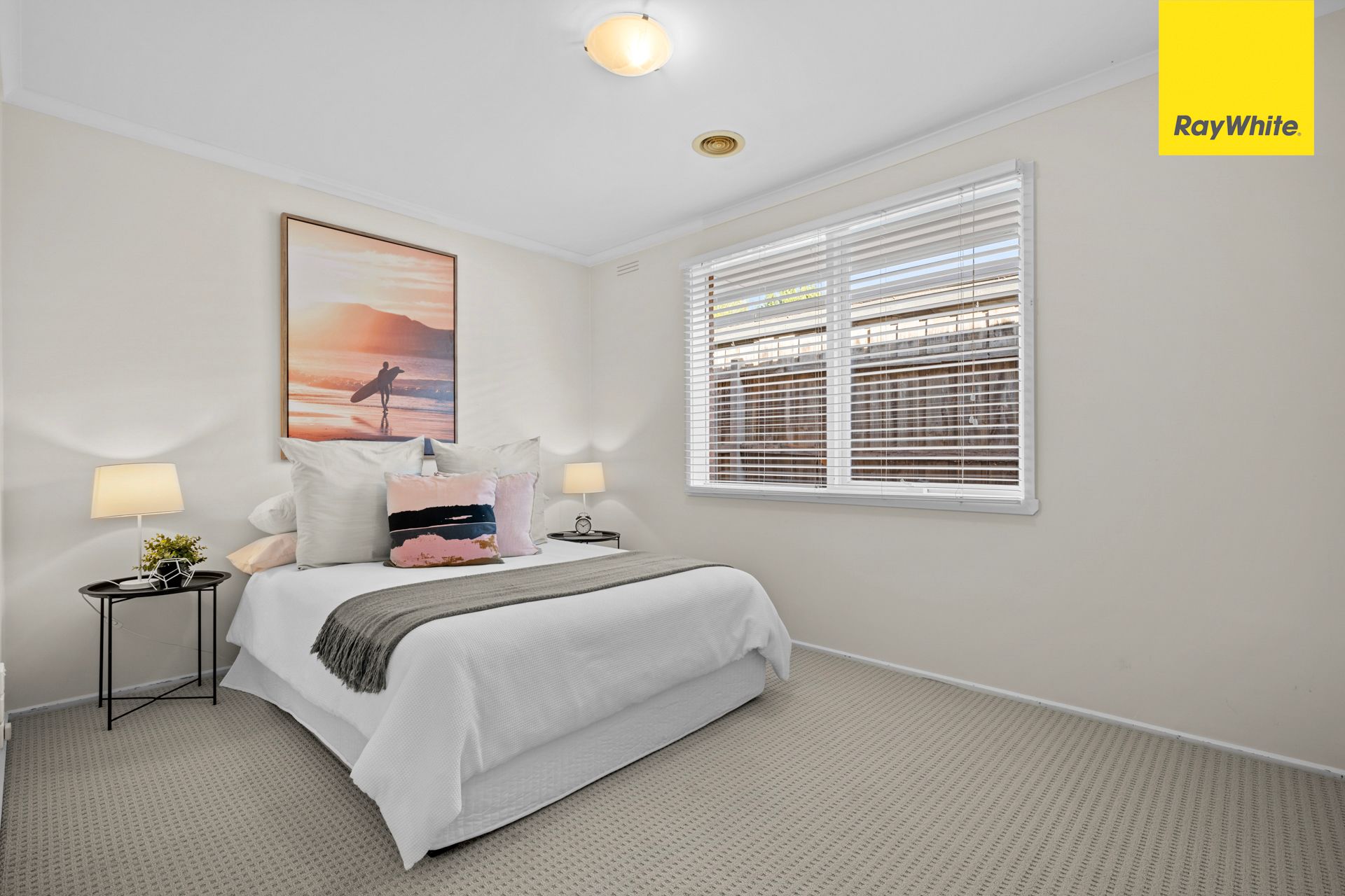 20 Perry Close — photo 4 of 22