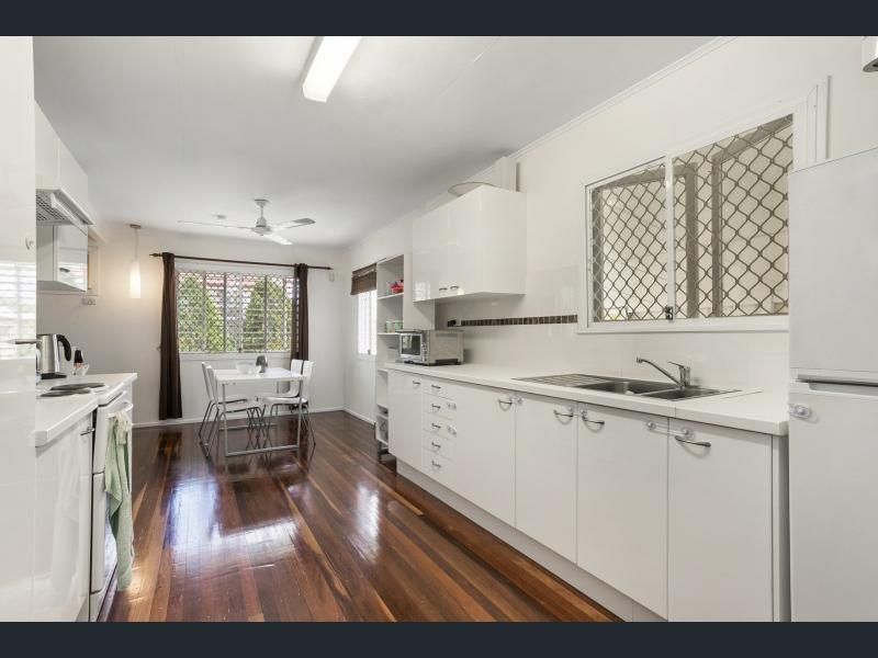 6 Munbilla Street, Oxley, QLD 4075