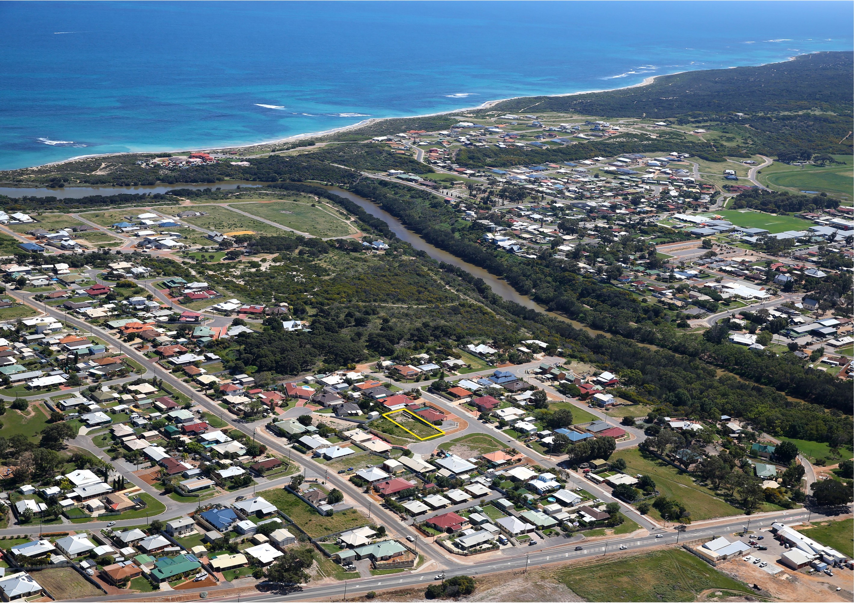 4 (Lot 205) Priory Court, Port Denison, WA 6525