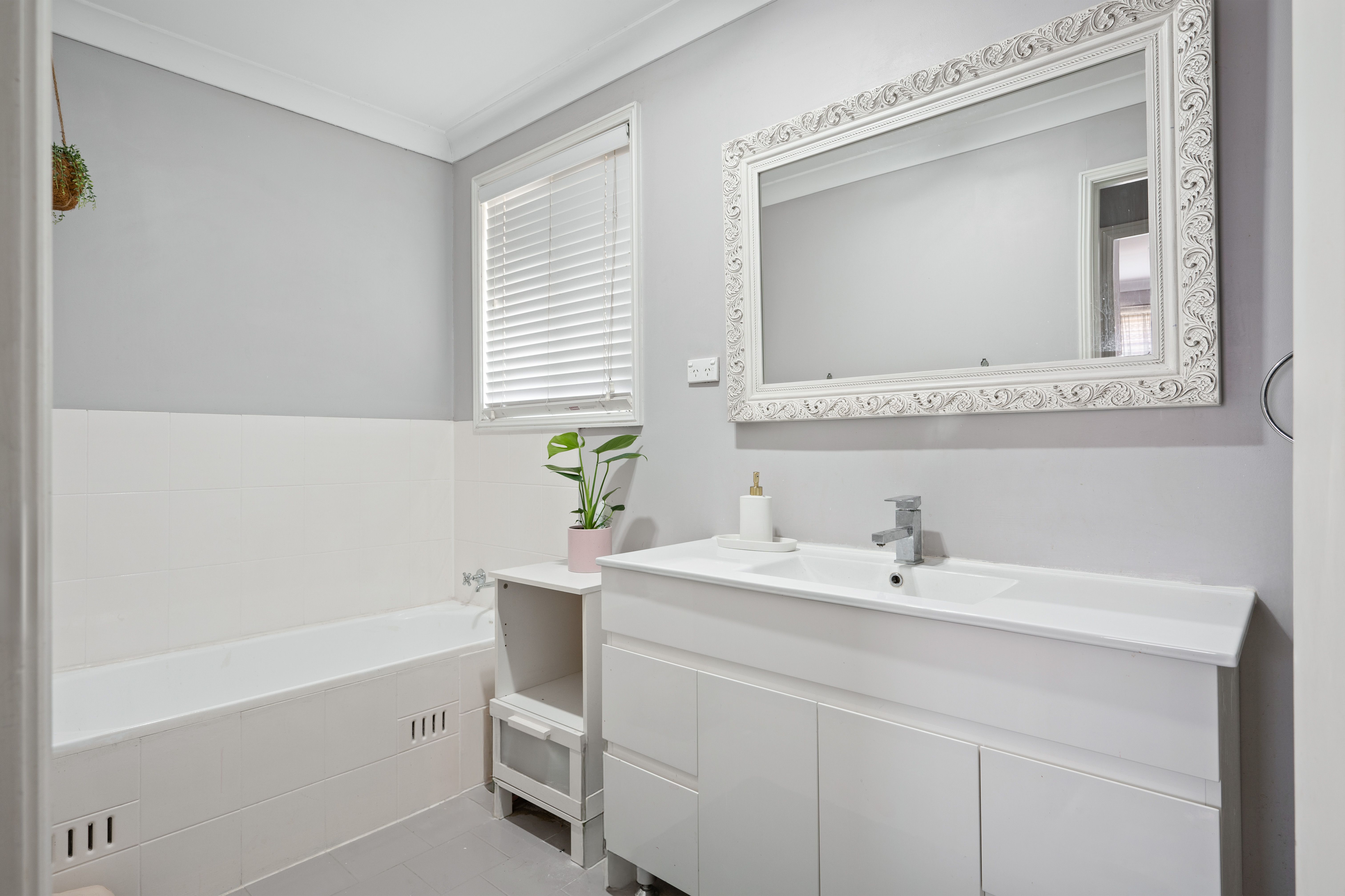 1/44-46 Luttrell Street, Glenmore Park, NSW