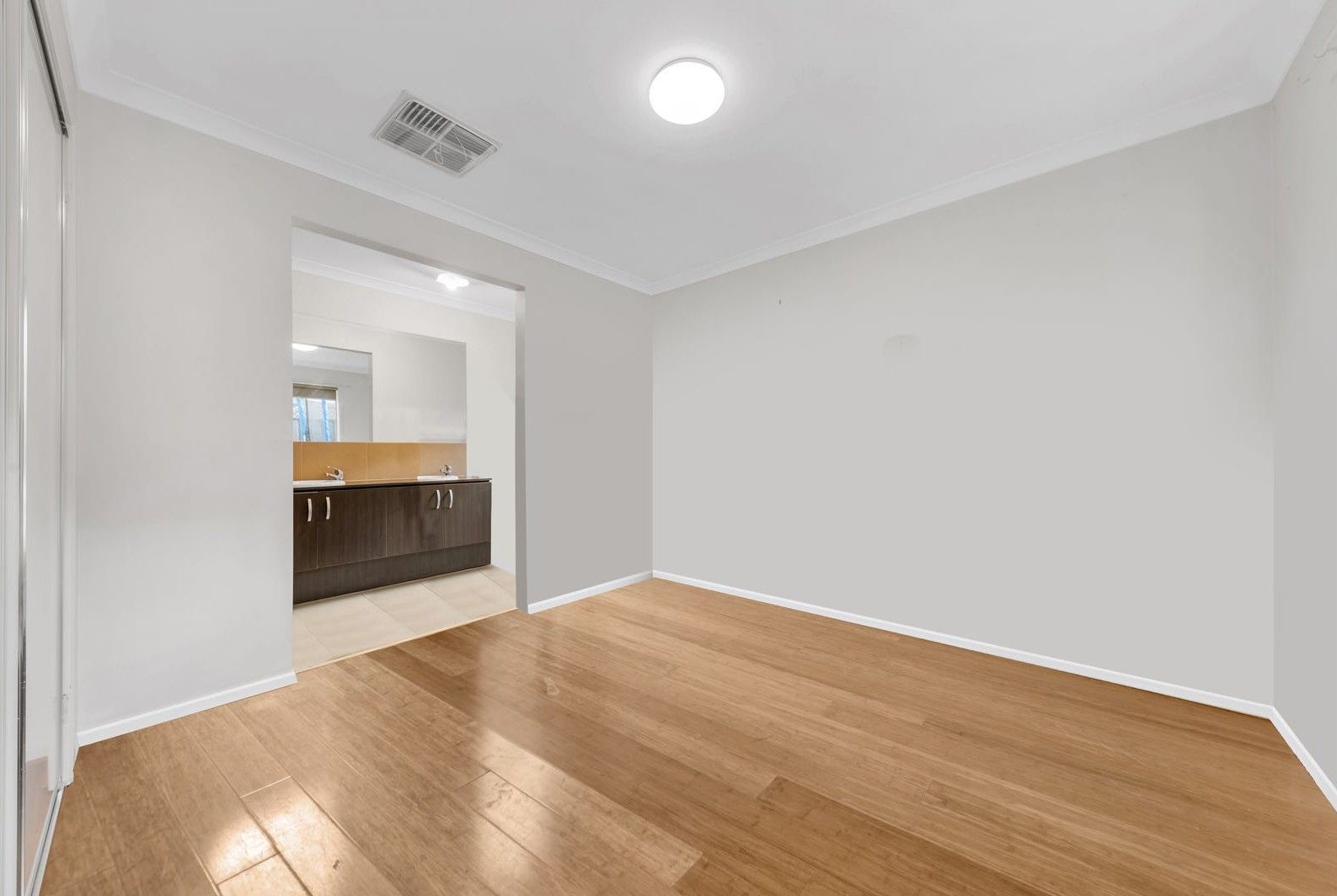 34 Dover Street — photo 4 of 10