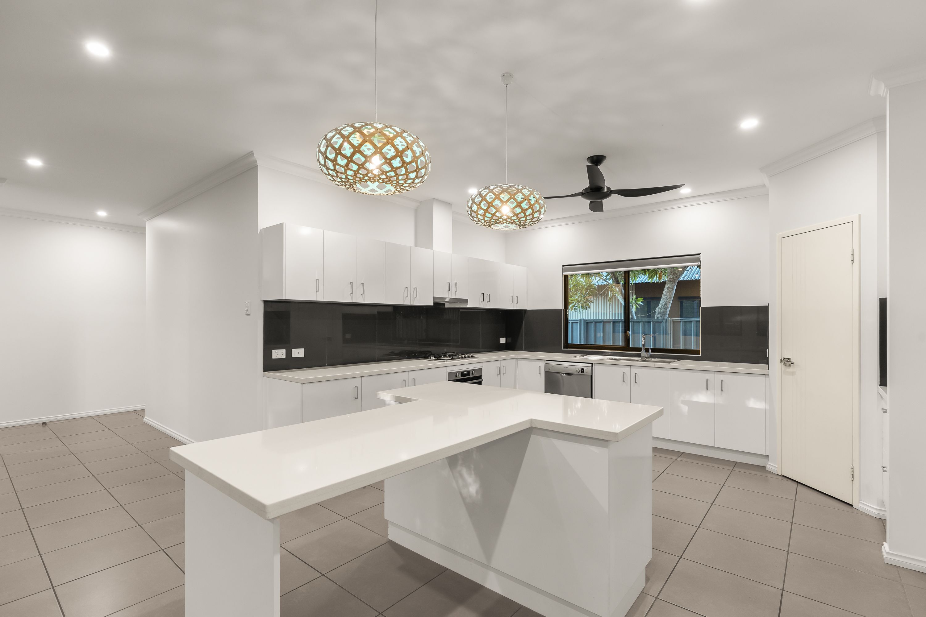 27 Tomarito Crescent, Bilingurr, WA 6725