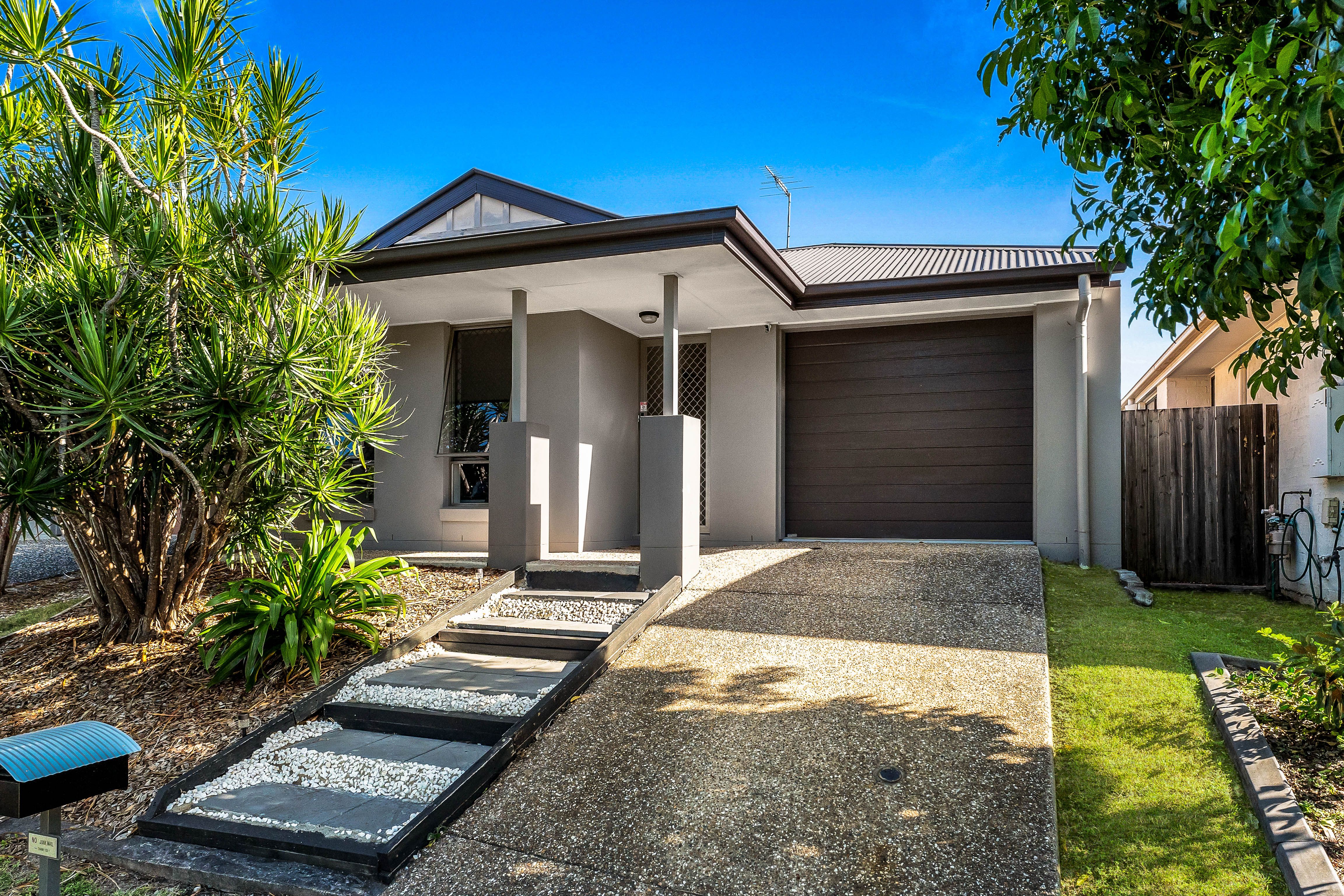 7 Drewett Avenue, Redbank Plains QLD 4301