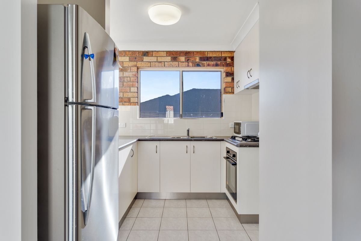 4/240 Spring Street, Kearneys Spring, QLD 4350