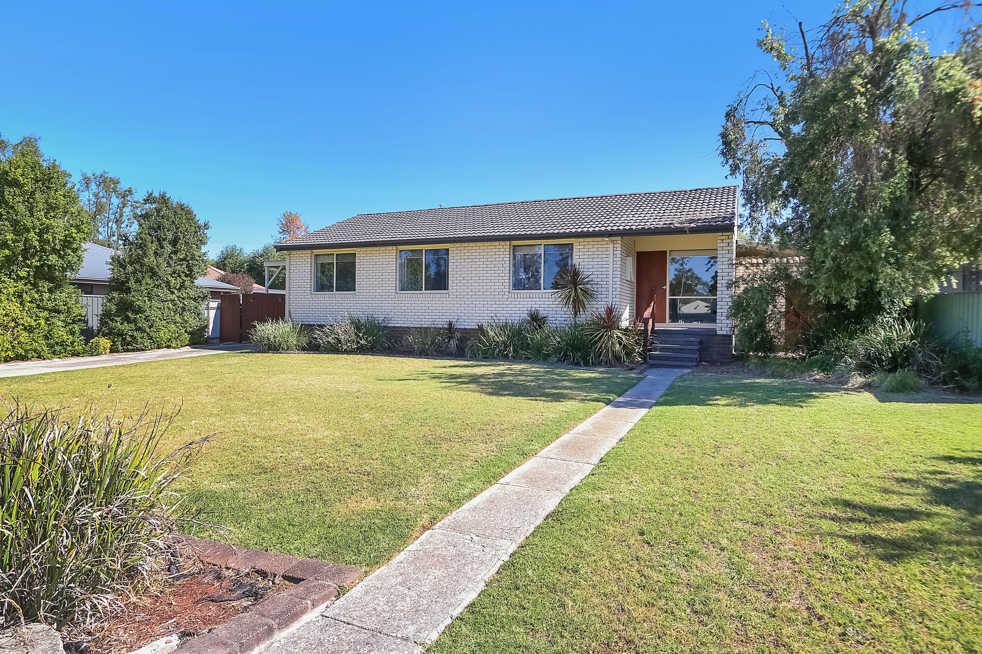 9 Tabletop Court — photo from Ray White Albury North