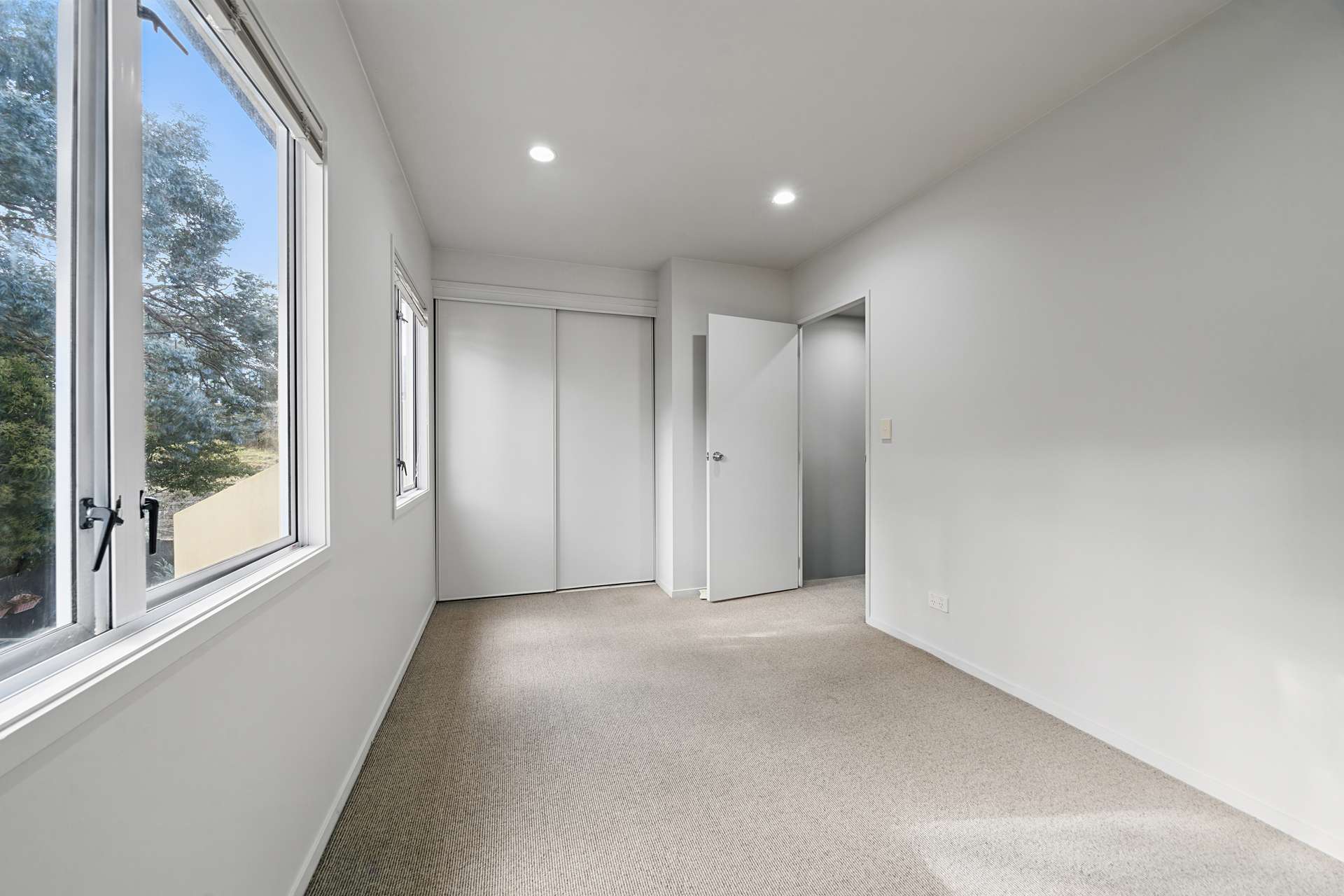 27 Winery Way photo 6