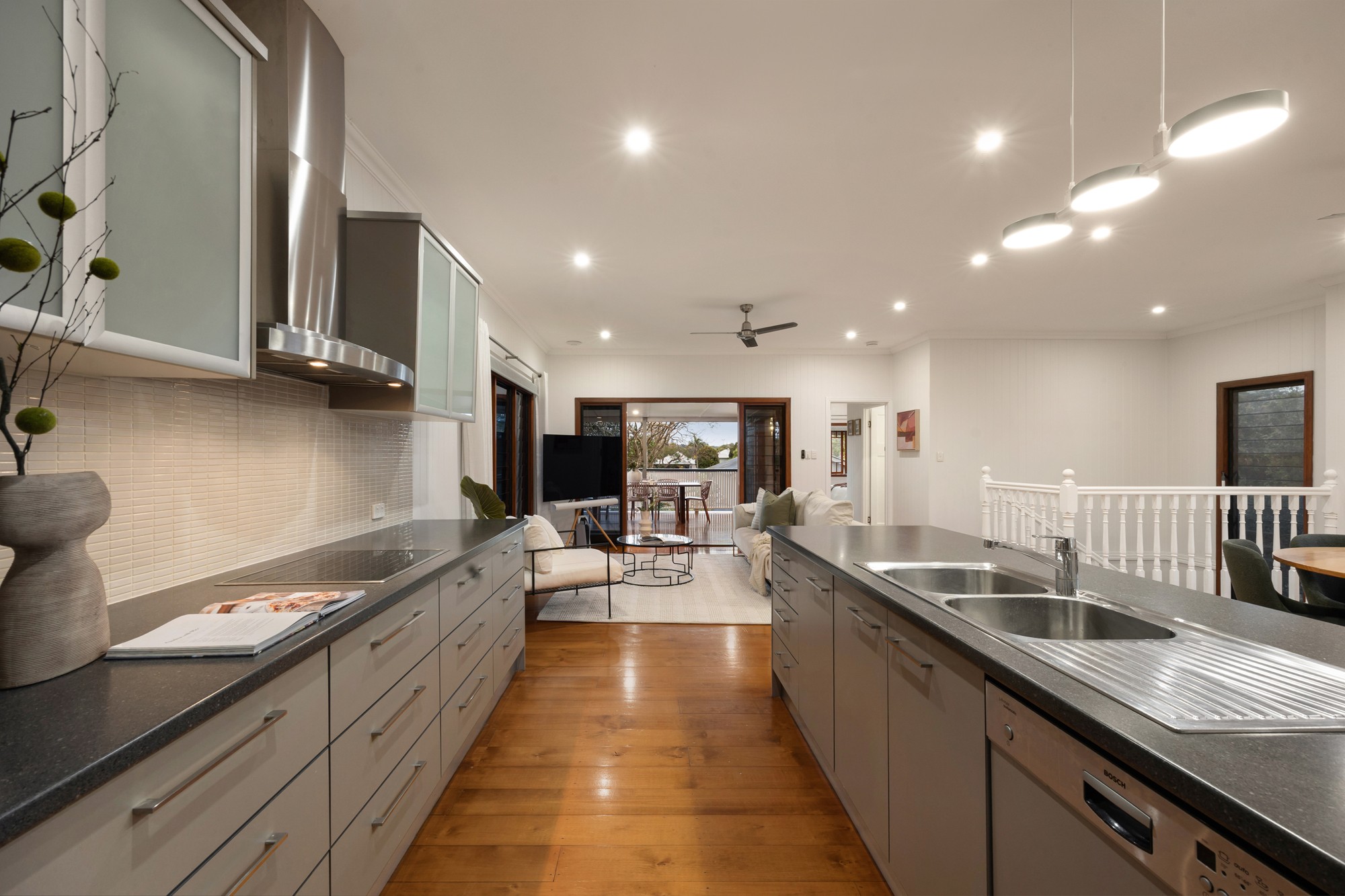 11 Ruby Avenue, Tarragindi, QLD 4121