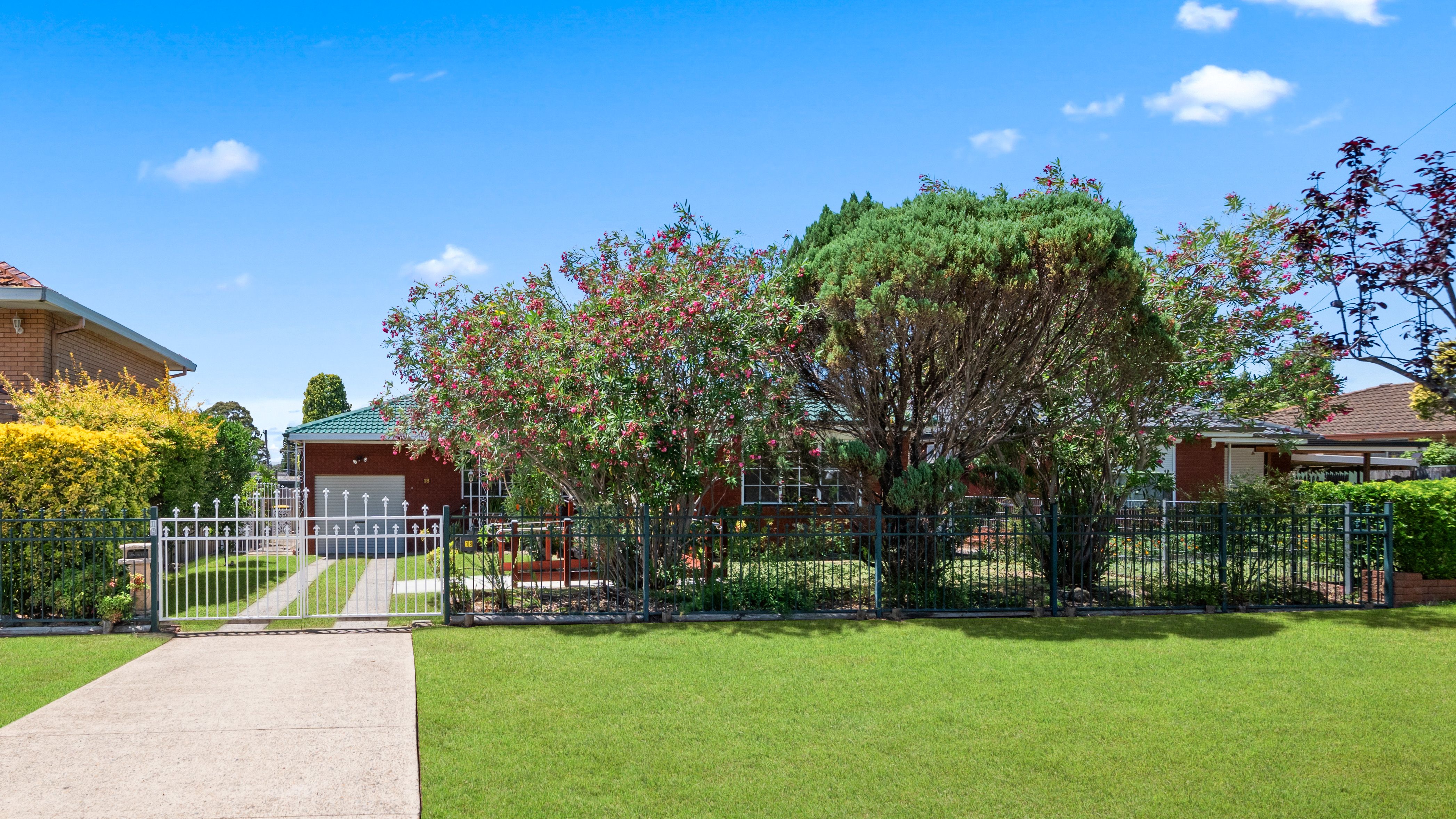18 Alice Street, Macquarie Fields, NSW 2564