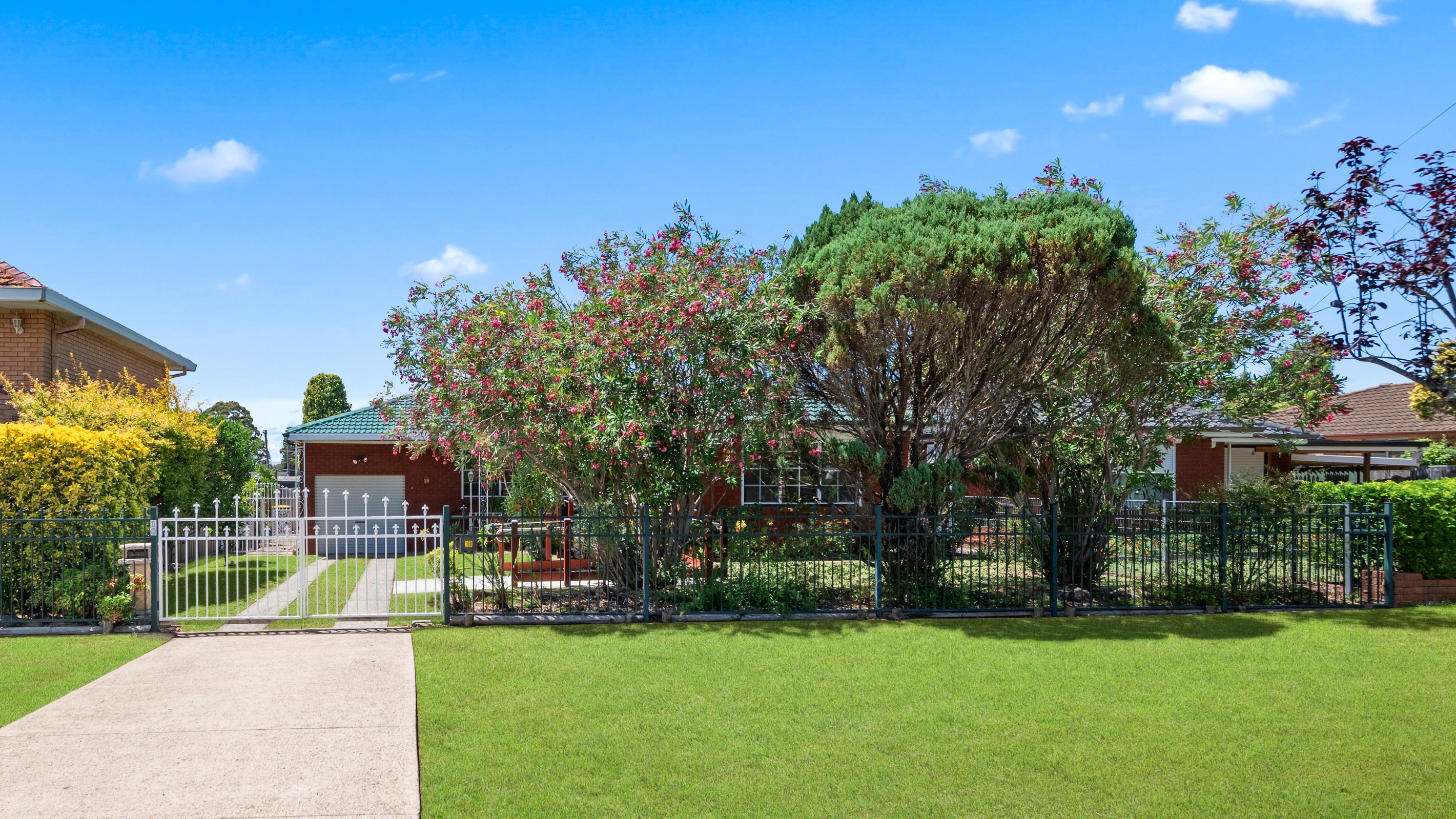18 Alice Street, Macquarie Fields, NSW 2564