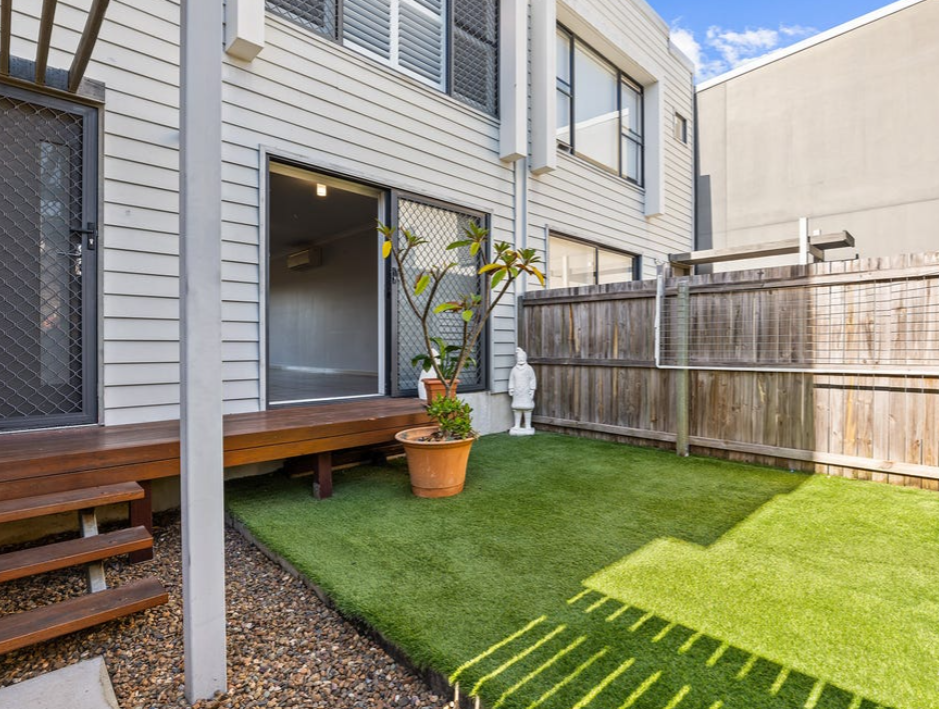 21 Acacia Lane — photo 14 of 15
