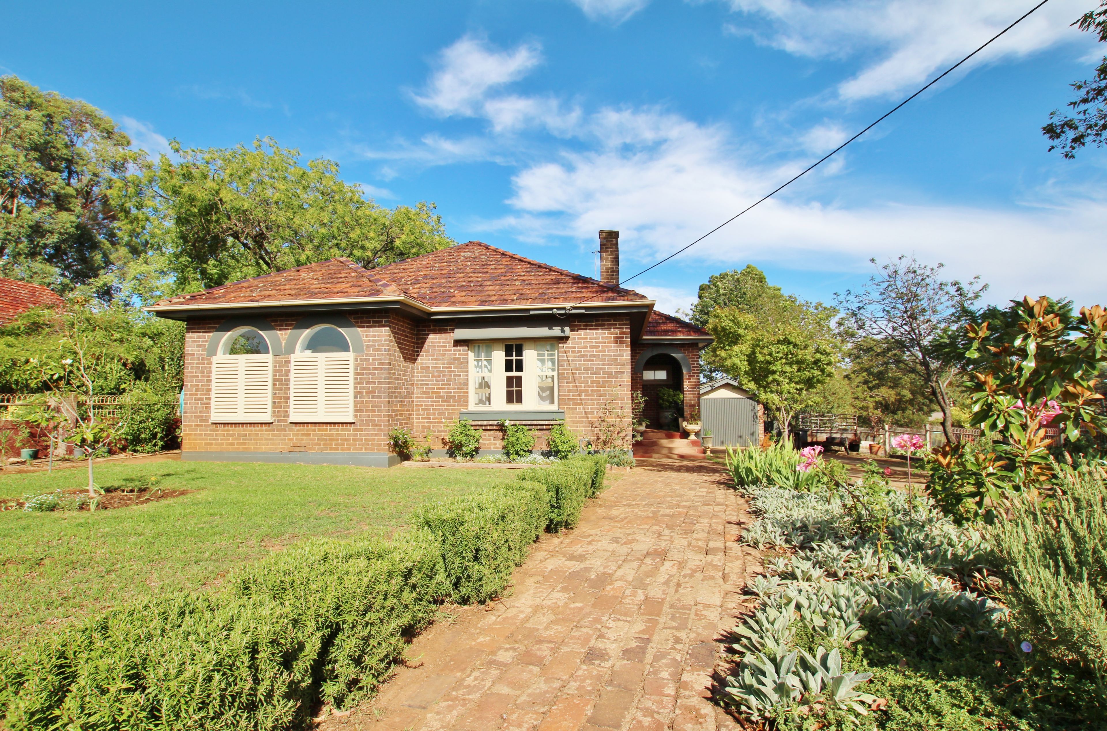 1 Lynch Street, Young NSW 2594