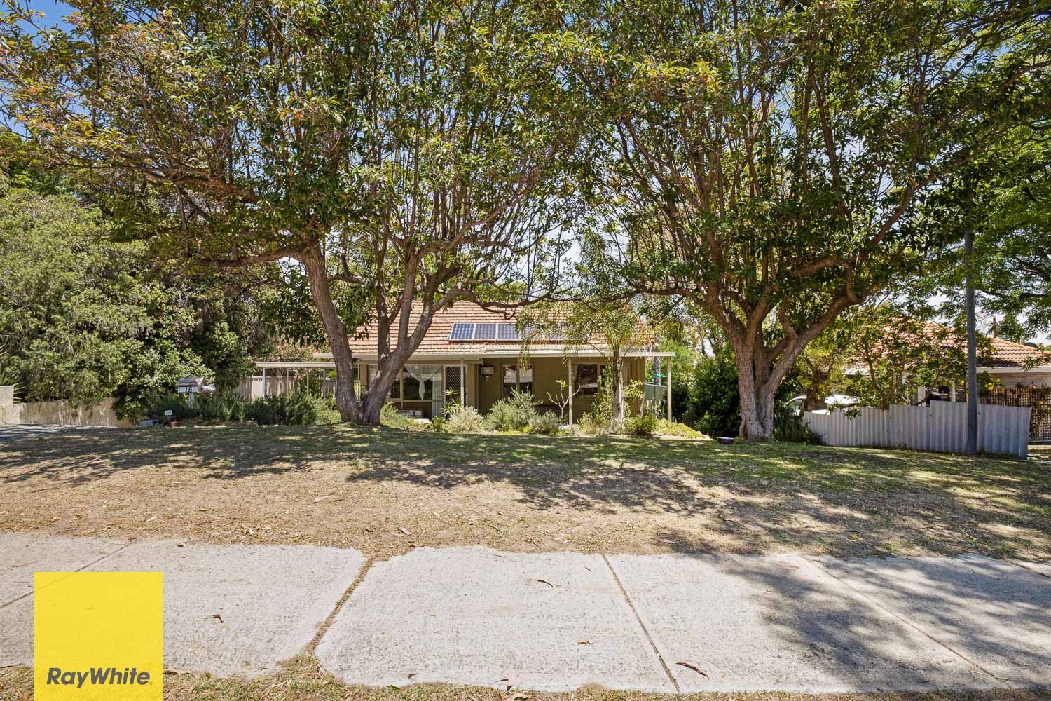 16 Templeton Crescent, Girrawheen, WA 6064