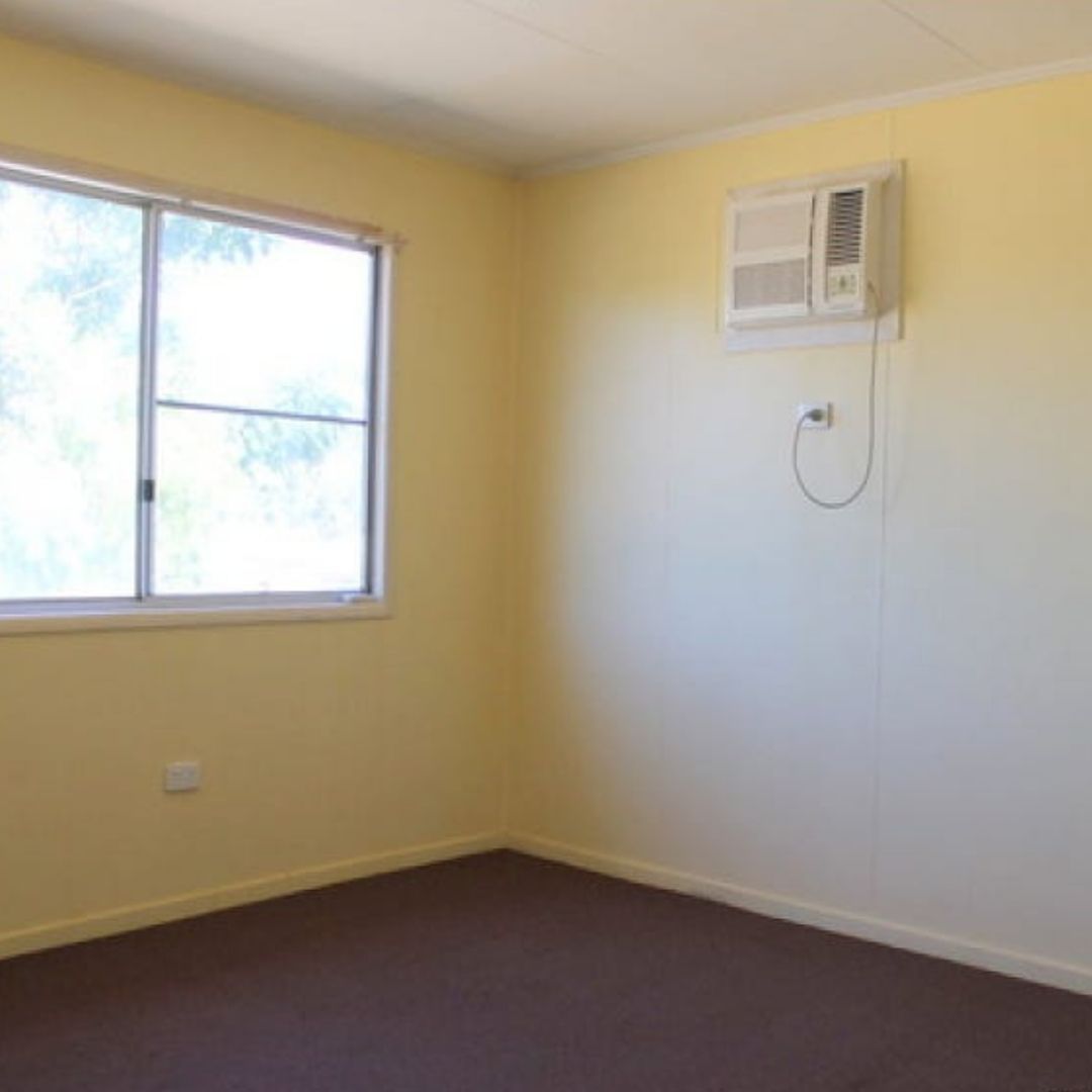 31 Lorraway Street — photo 6 of 9