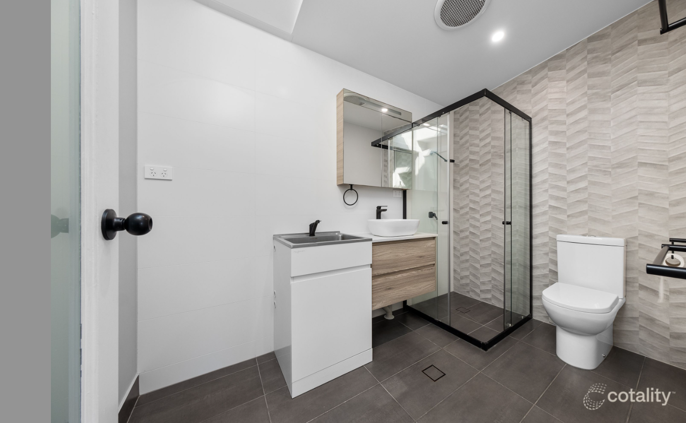 49 & 49a Drummond Street — photo 8 of 11