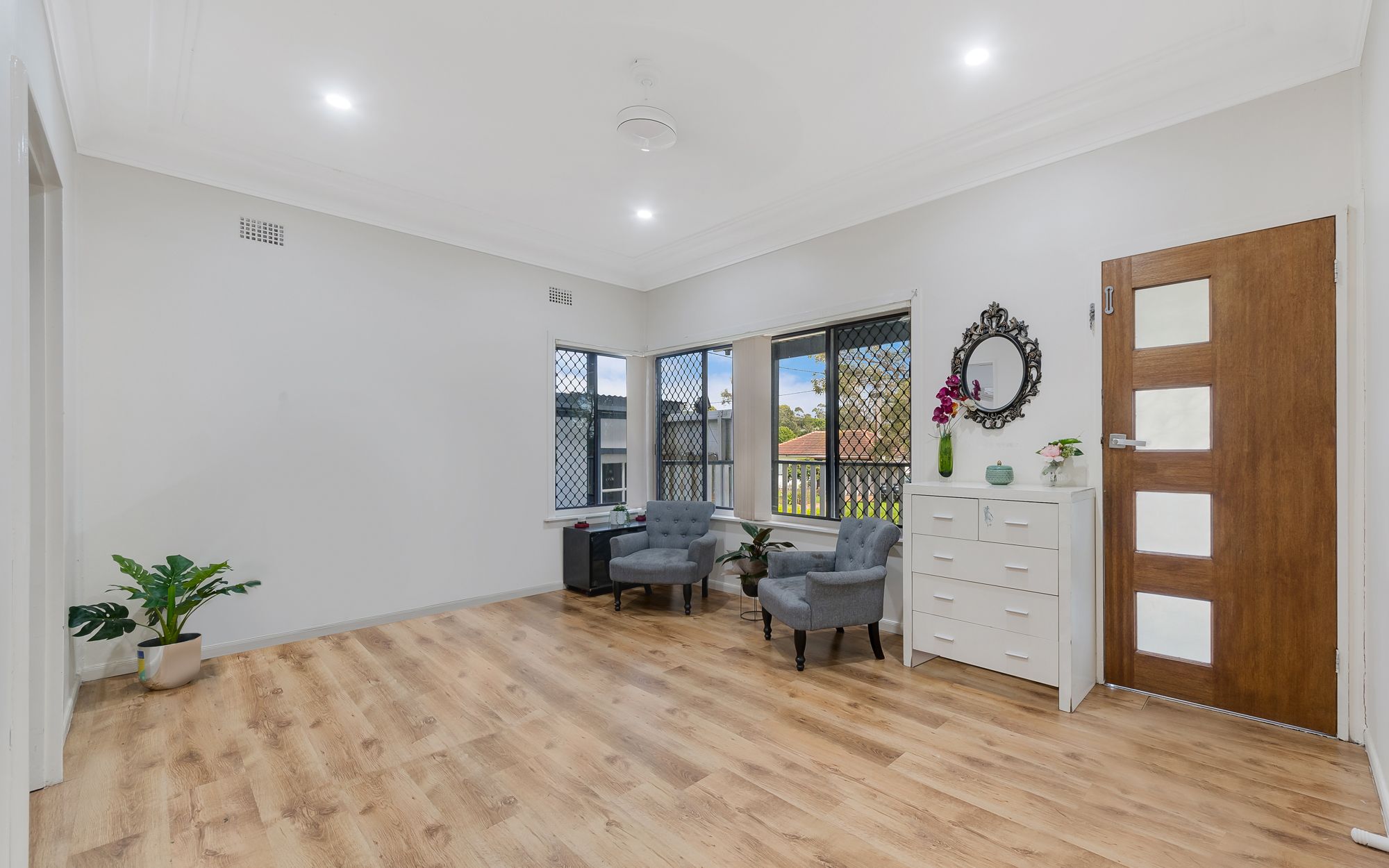 6 Yennora Street, Campbelltown, NSW 2560