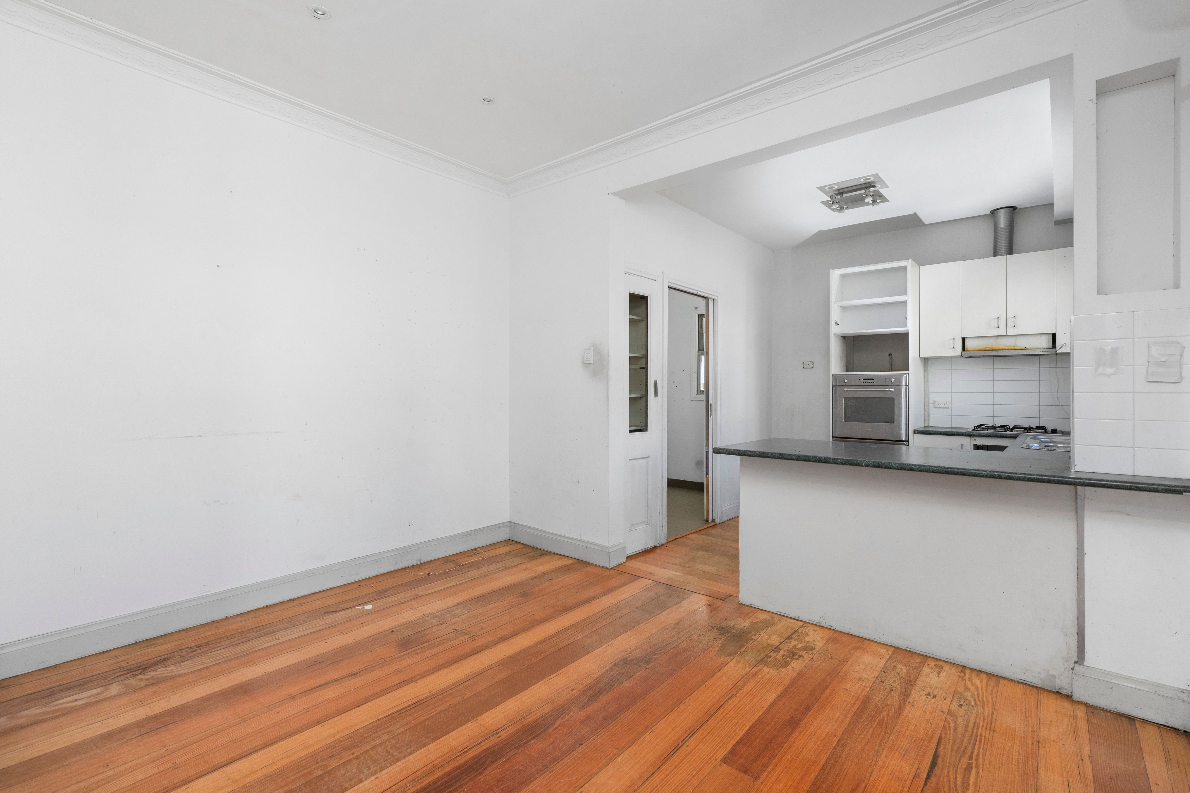 4 Wyalong Street — photo 6 of 14