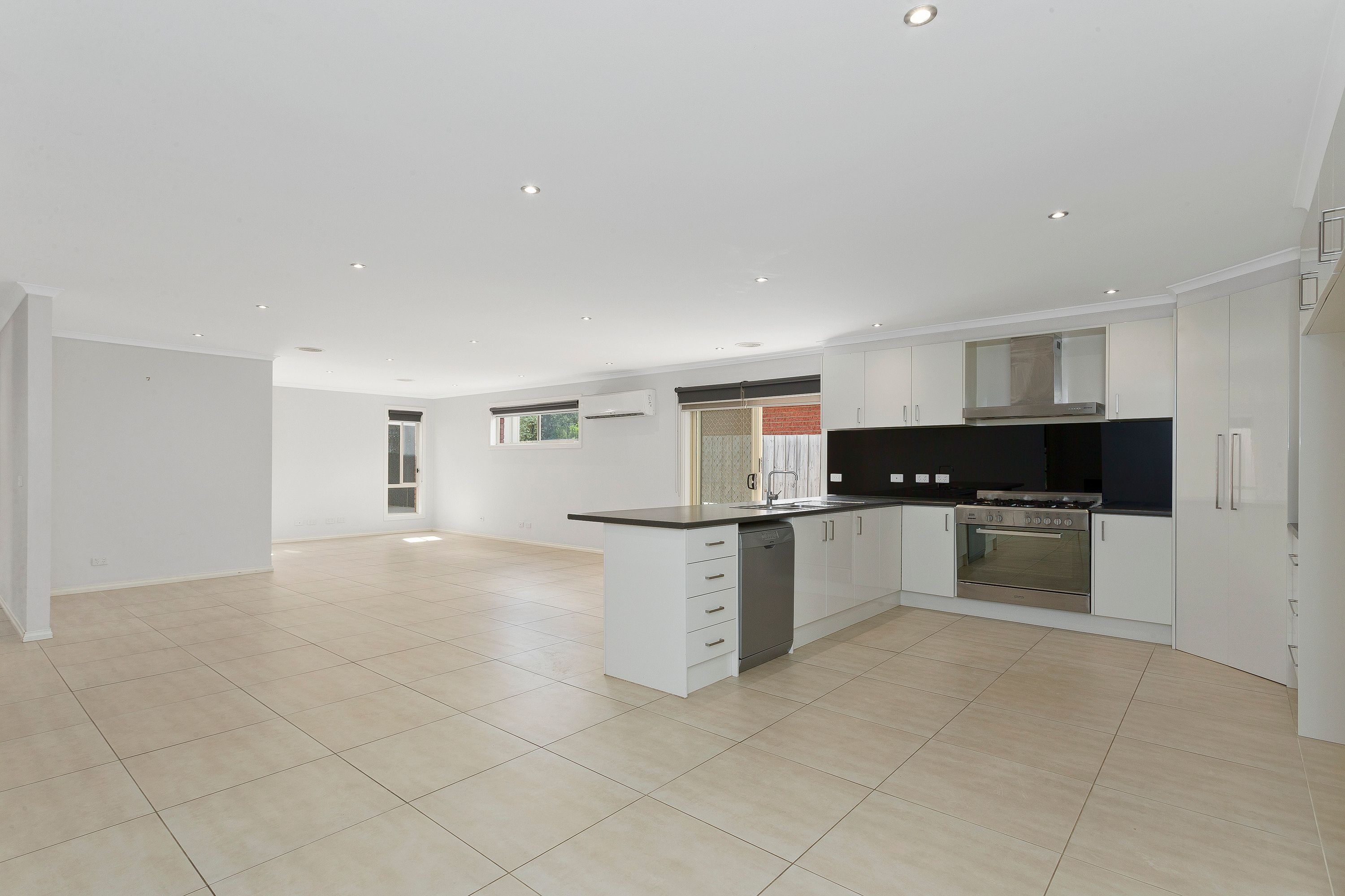 11 Kurrajong Road, Delahey, VIC 3037
