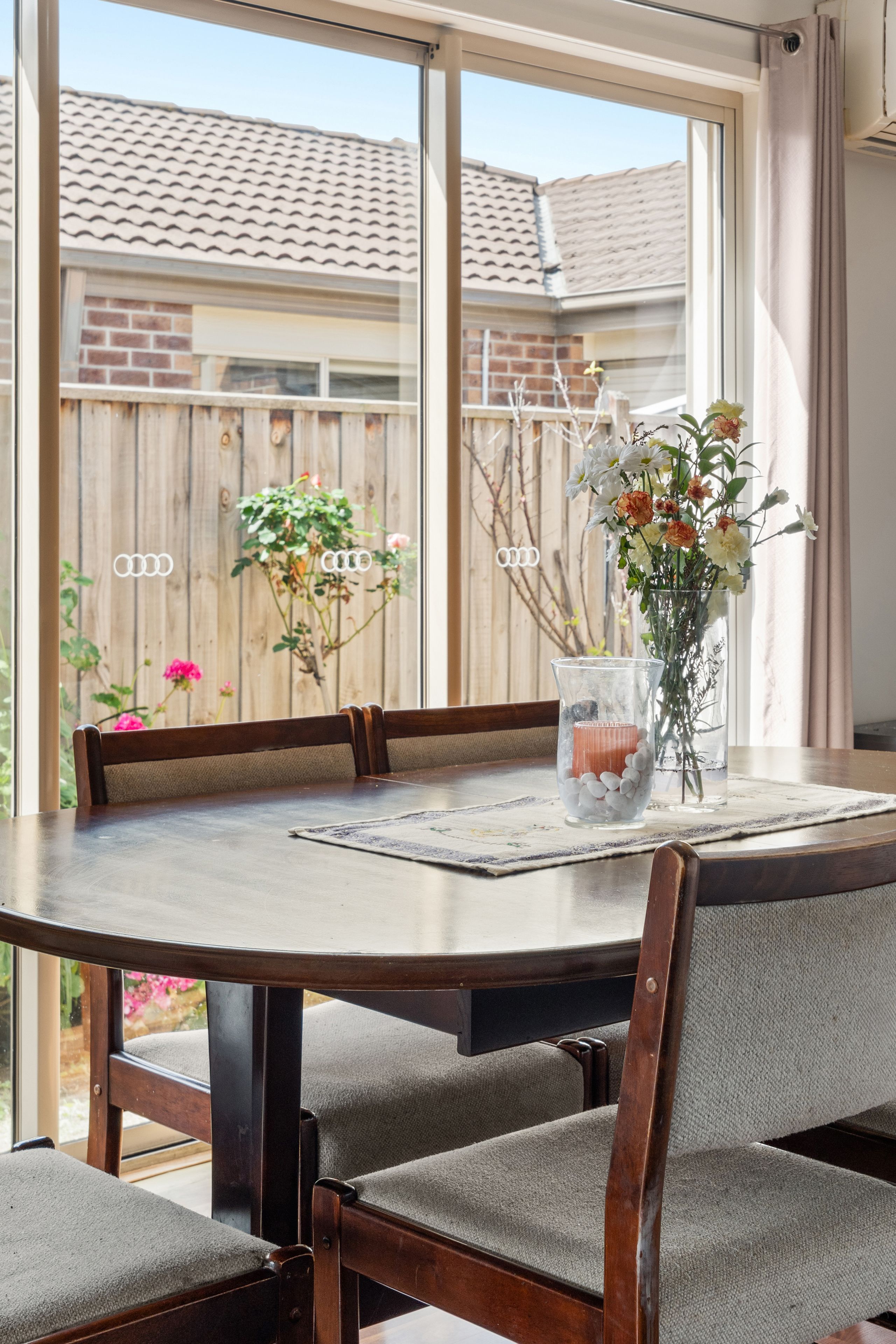 15 Stoneleigh Road — photo 5 of 23