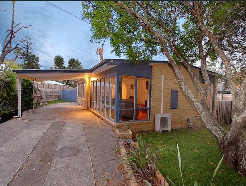 11 Florida Drive, Ferntree Gully, VIC 3156