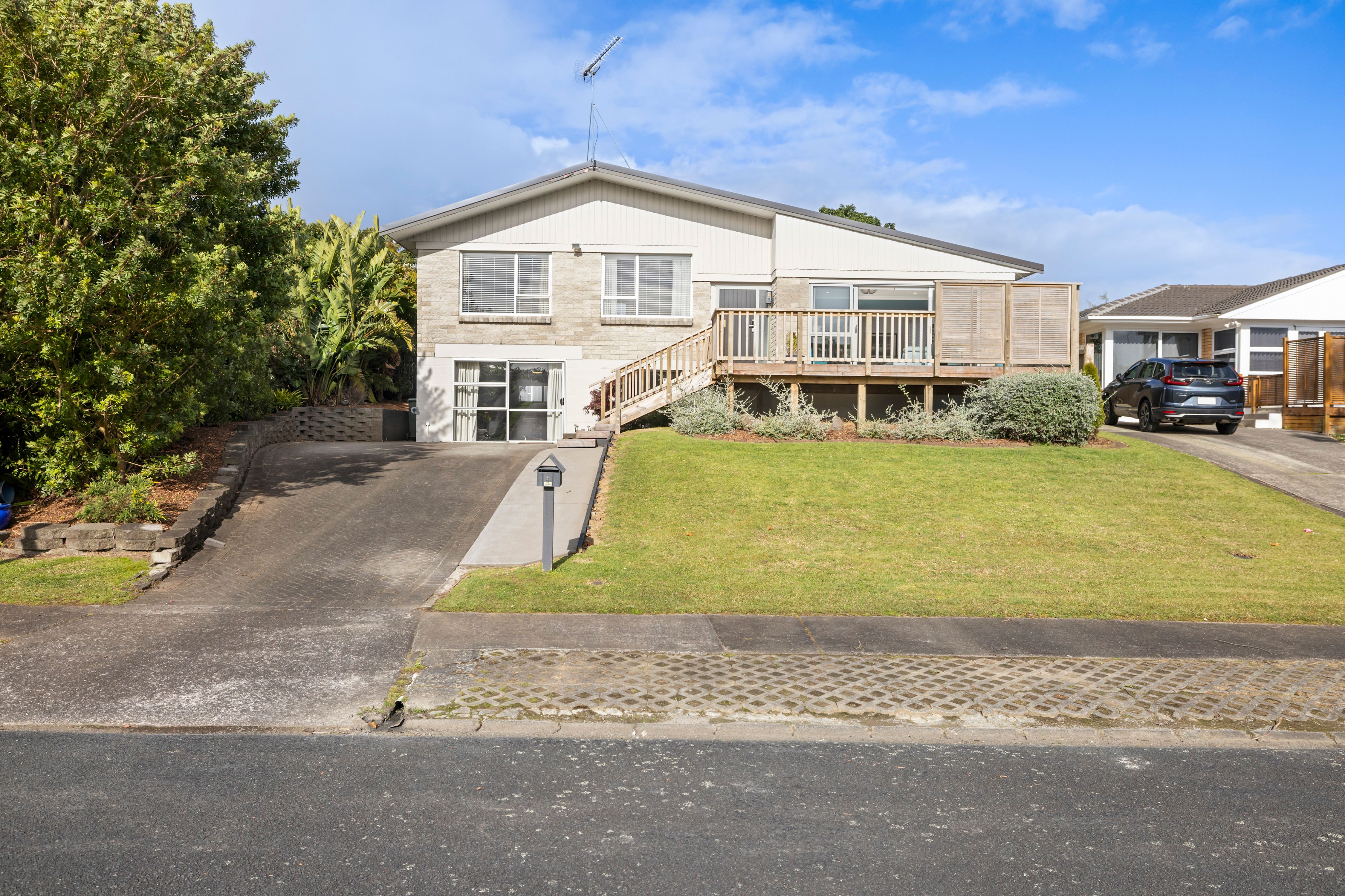 4 Binda Place, Botany Downs, Manukau City