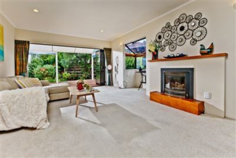 465 Beach Road, Murrays Bay, North Shore City