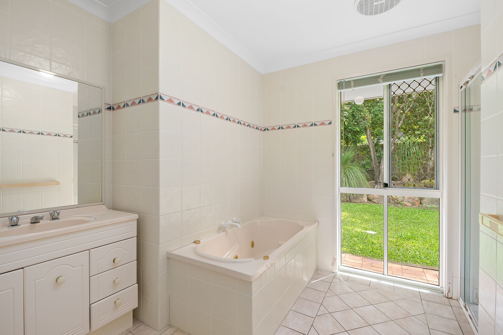 28 Parkway Place — photo 8 of 10