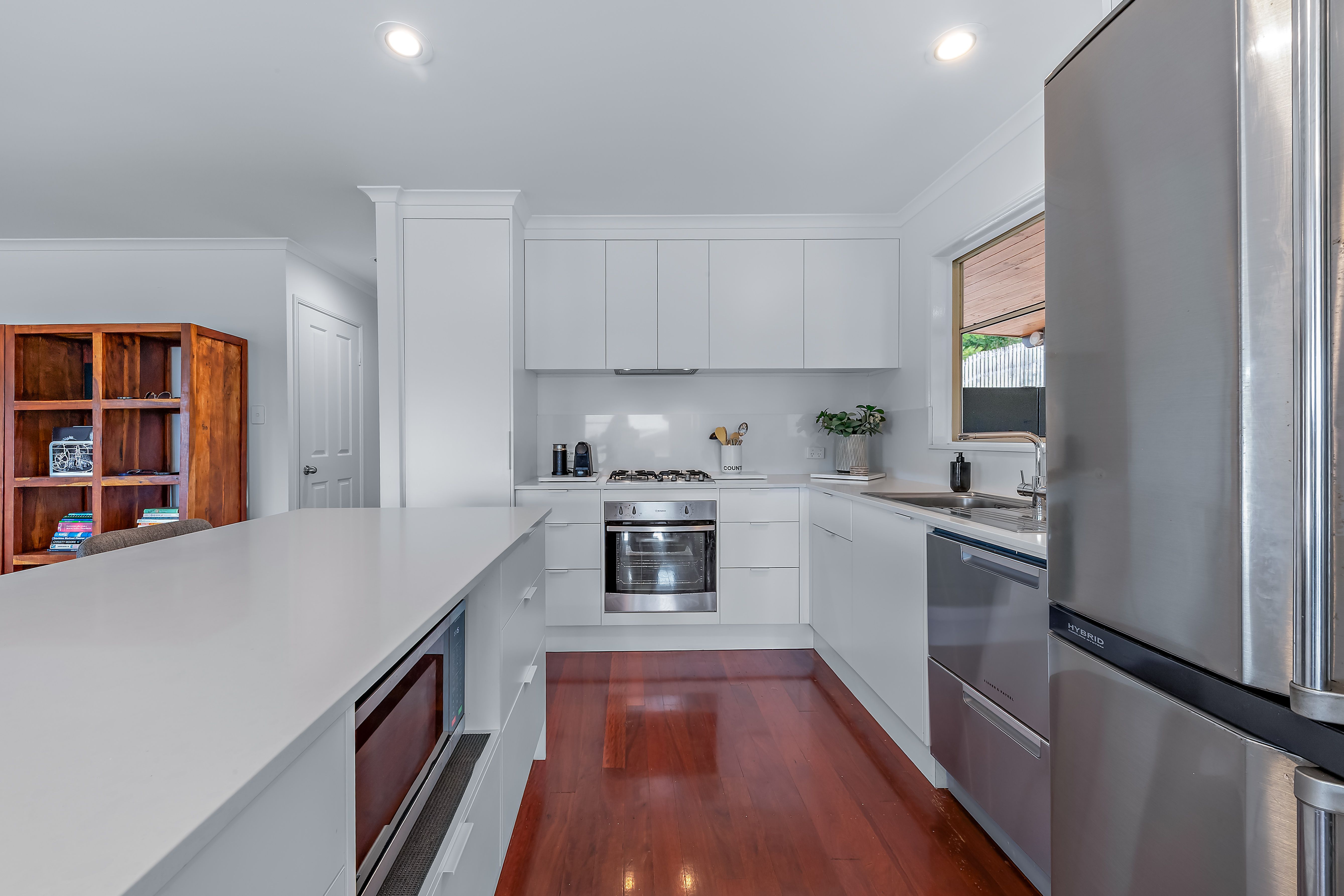 10 Grace Avenue — photo 5 of 24